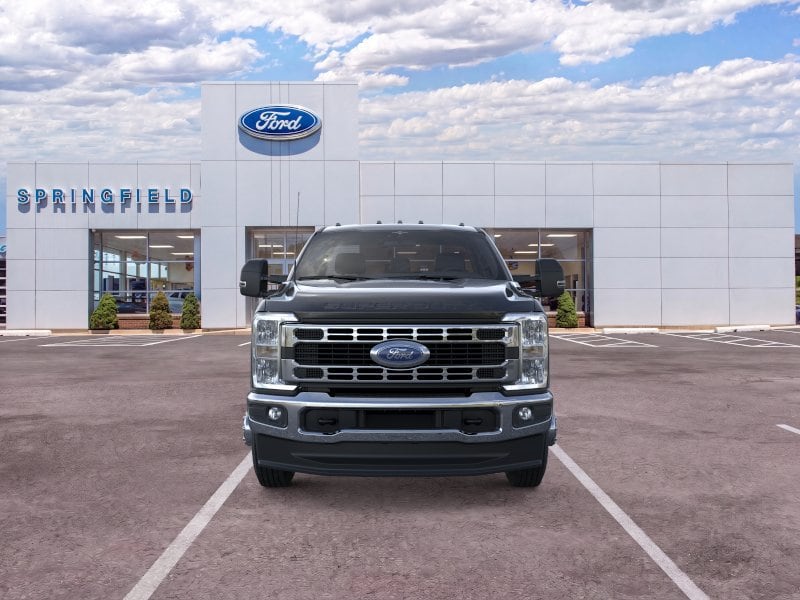2025 Ford F-350 Super Duty Chassis Cab XLT - Photo 6