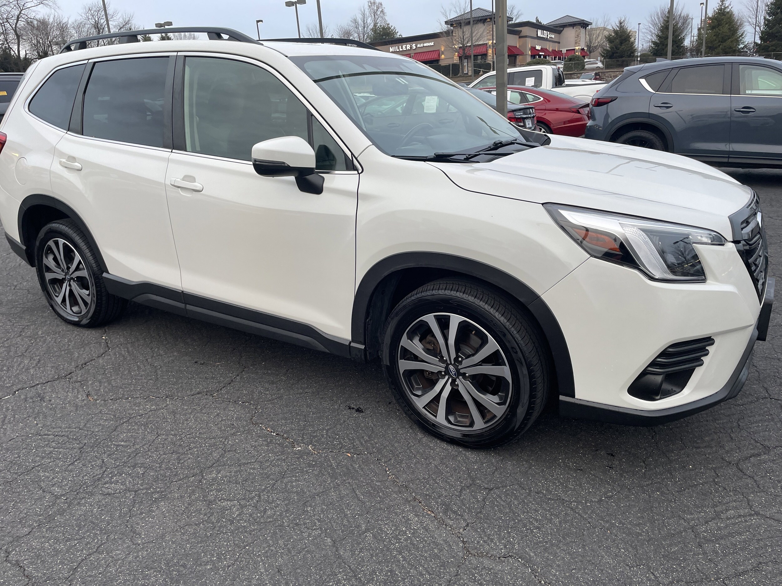 2023 Subaru Forester Limited's photo