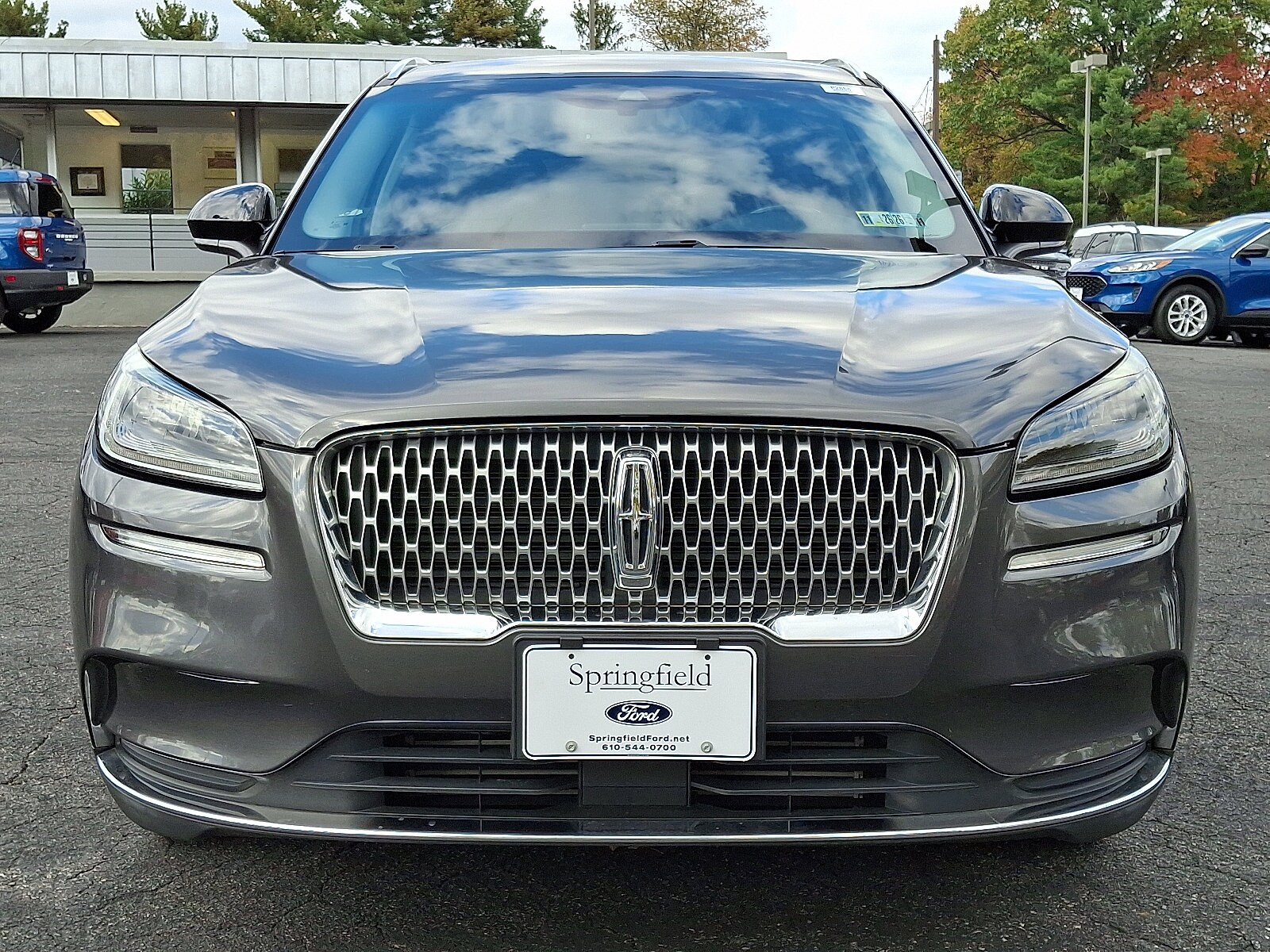 2020 Lincoln Corsair Standard photo 2