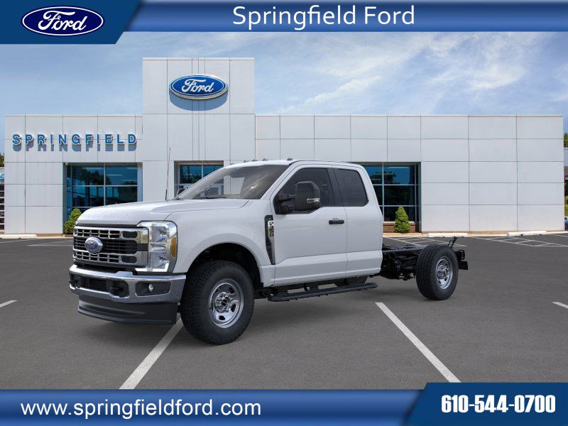 2025 Ford F-350 Chassis TRUCK 