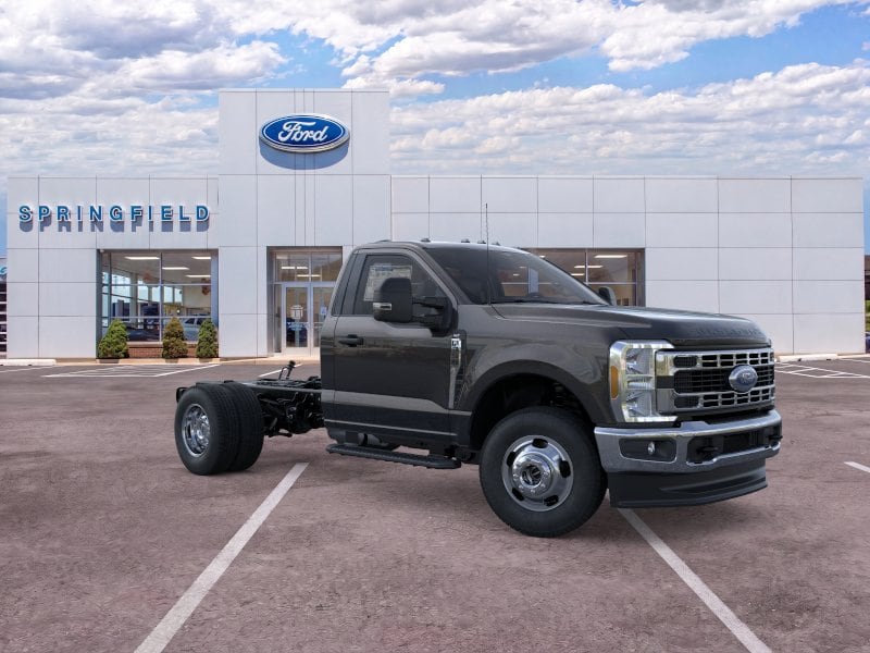 2025 Ford F-350 Super Duty Chassis Cab XLT - Photo 7