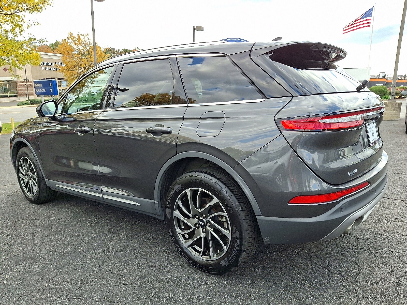 2020 Lincoln Corsair Standard photo 4