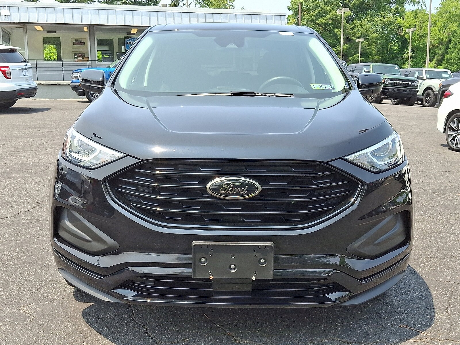 2022 Ford Edge SE photo 2