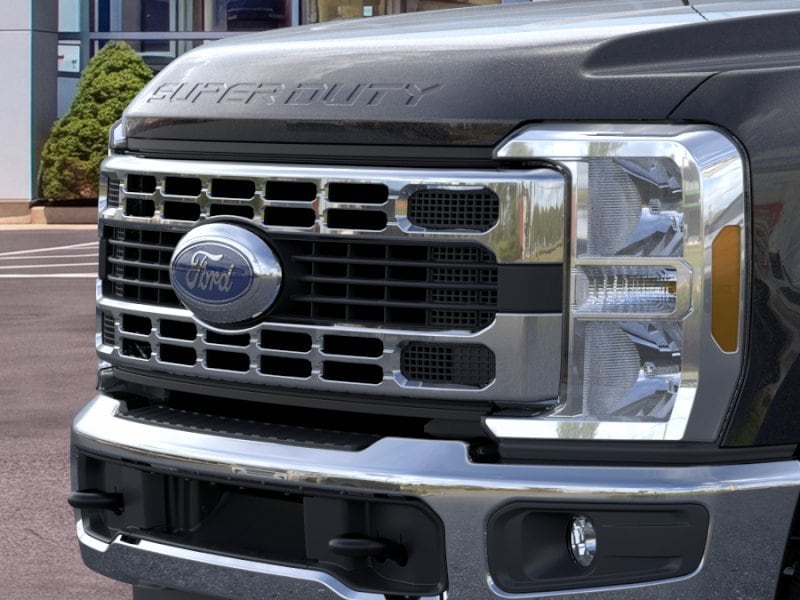 2025 Ford F-350 Super Duty Chassis Cab XLT - Photo 17