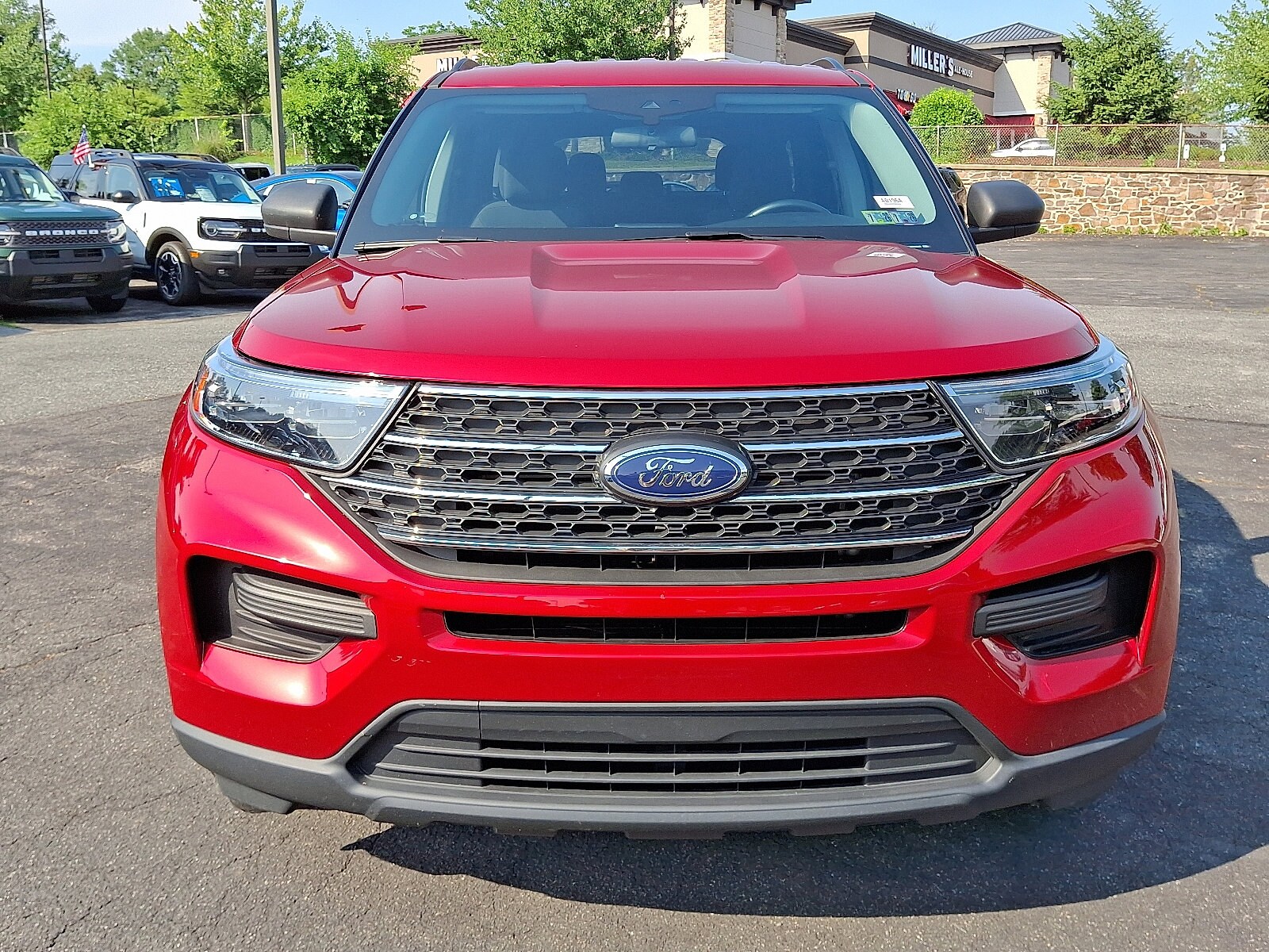 2022 Ford Explorer XLT photo 2