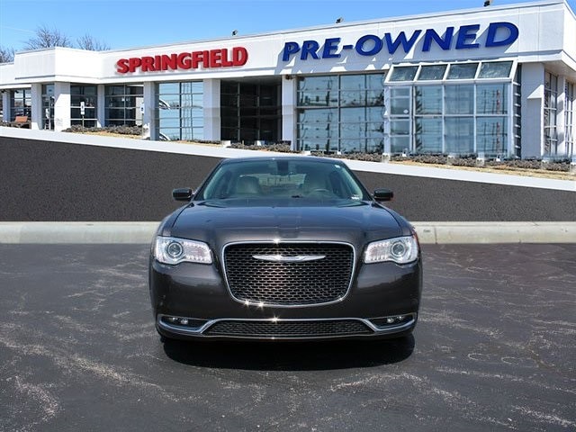 Used 2017 Chrysler 300 Limited with VIN 2C3CCAAG8HH521615 for sale in Springfield, MO