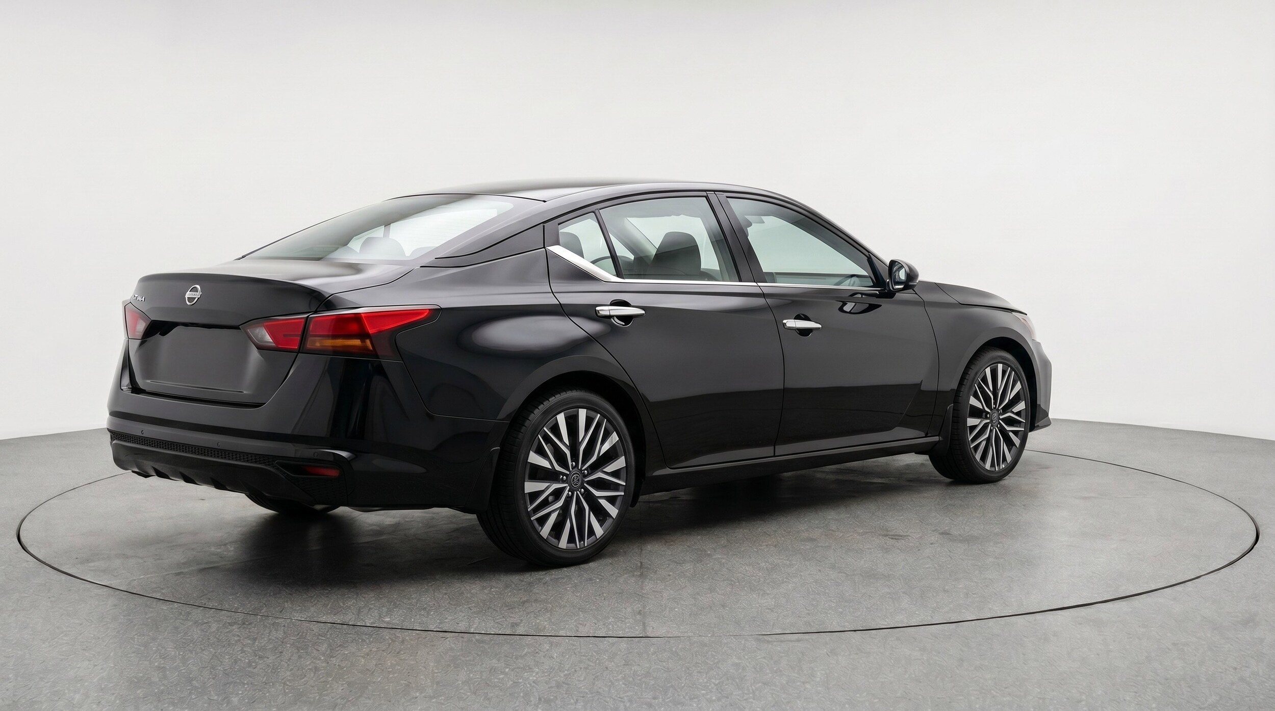 Thumbnail: 2025 Nissan Altima - 9