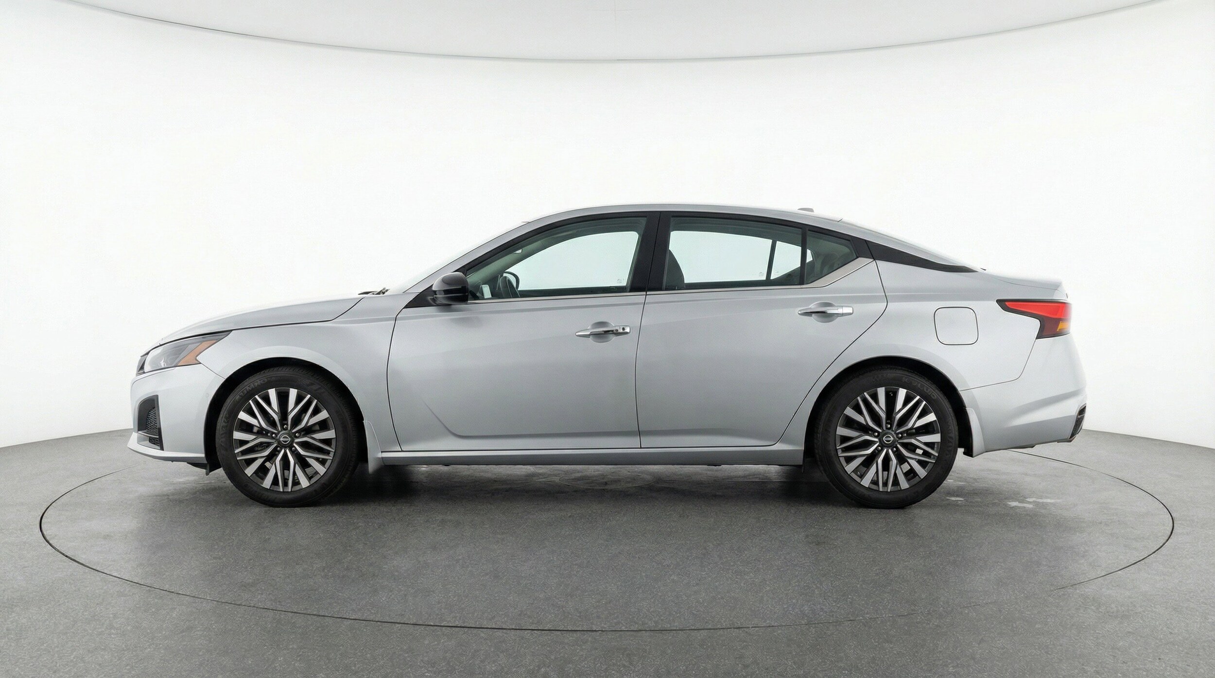 Thumbnail: 2025 Nissan Altima - 5