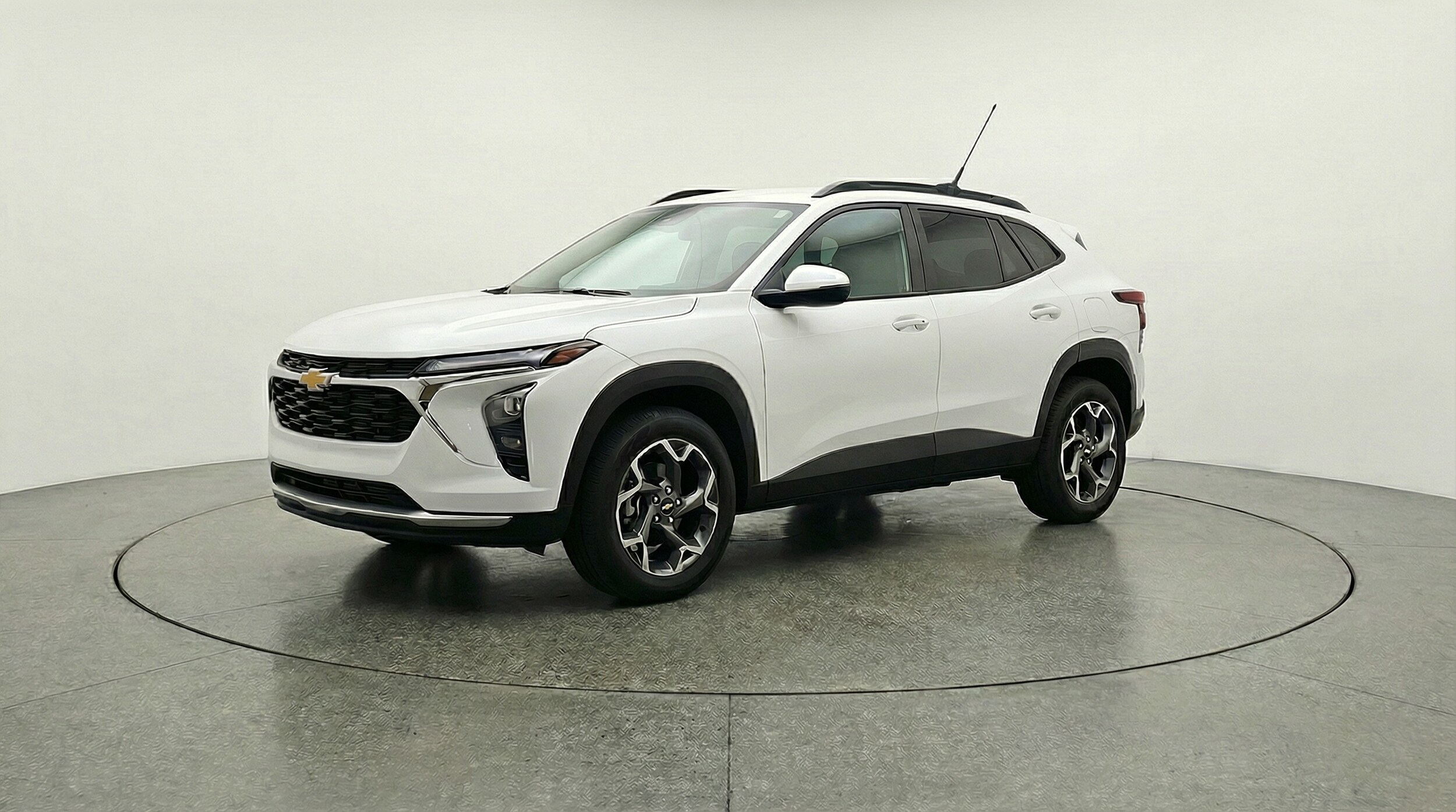 Thumbnail: 2025 Chevrolet Trax - 3