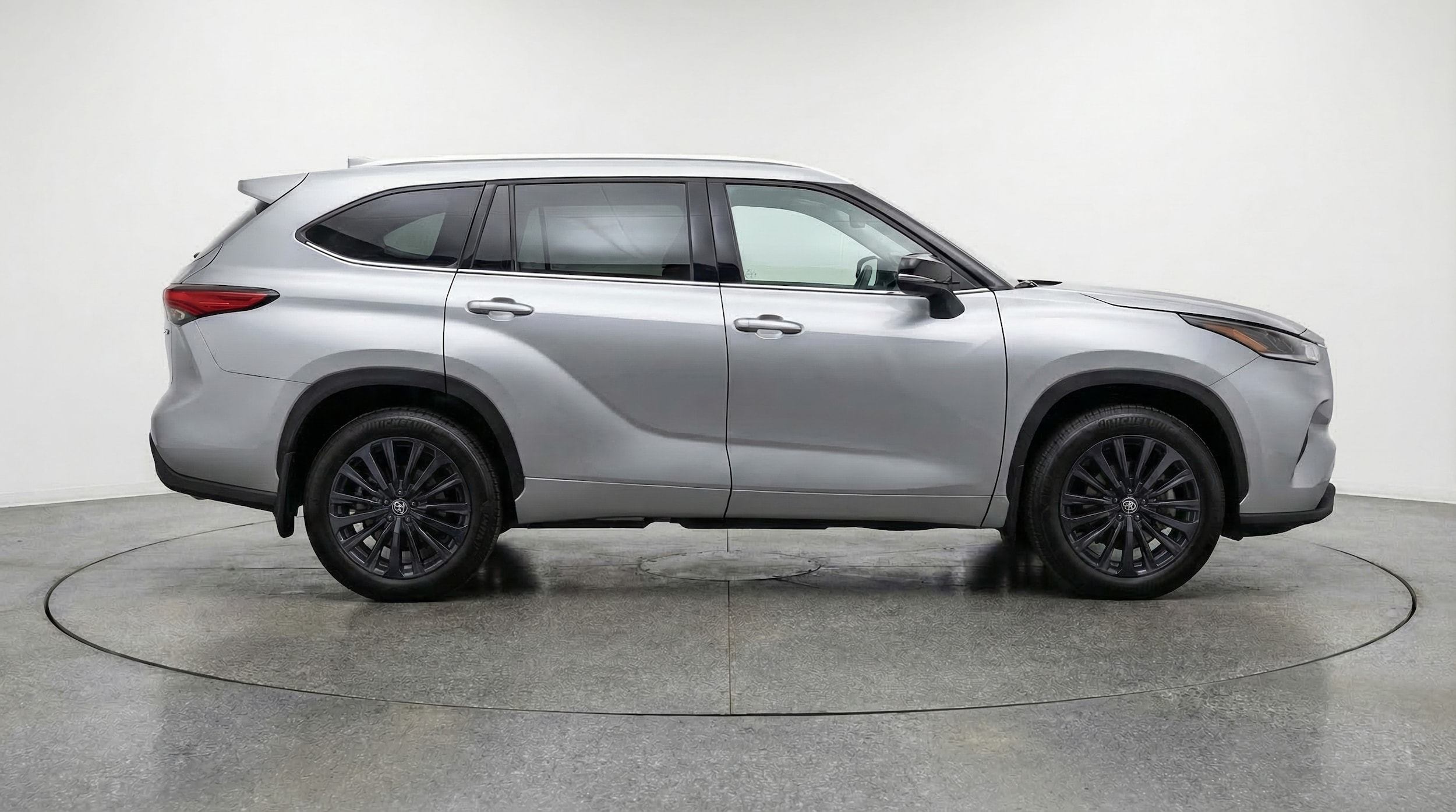 Thumbnail: 2025 Toyota Highlander - 8