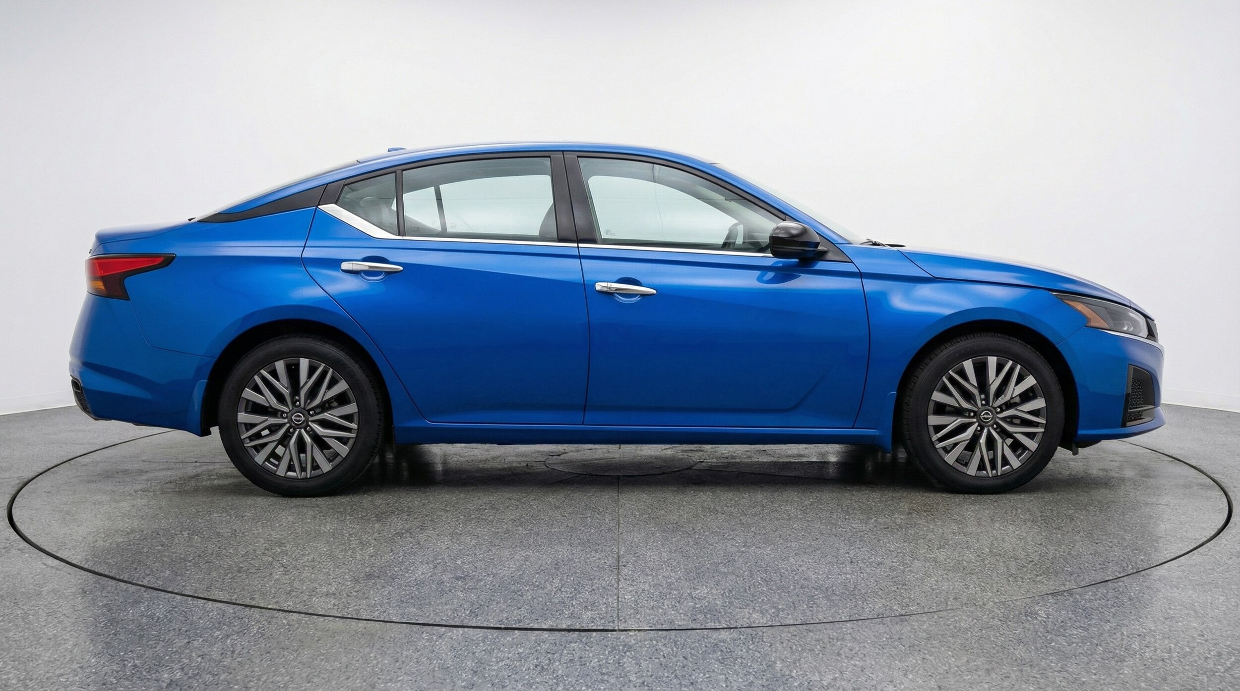 Thumbnail: 2025 Nissan Altima - 8