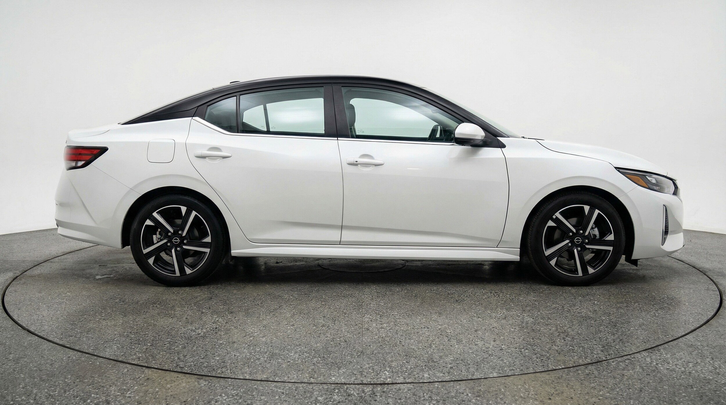 Thumbnail: 2025 Nissan Sentra - 11