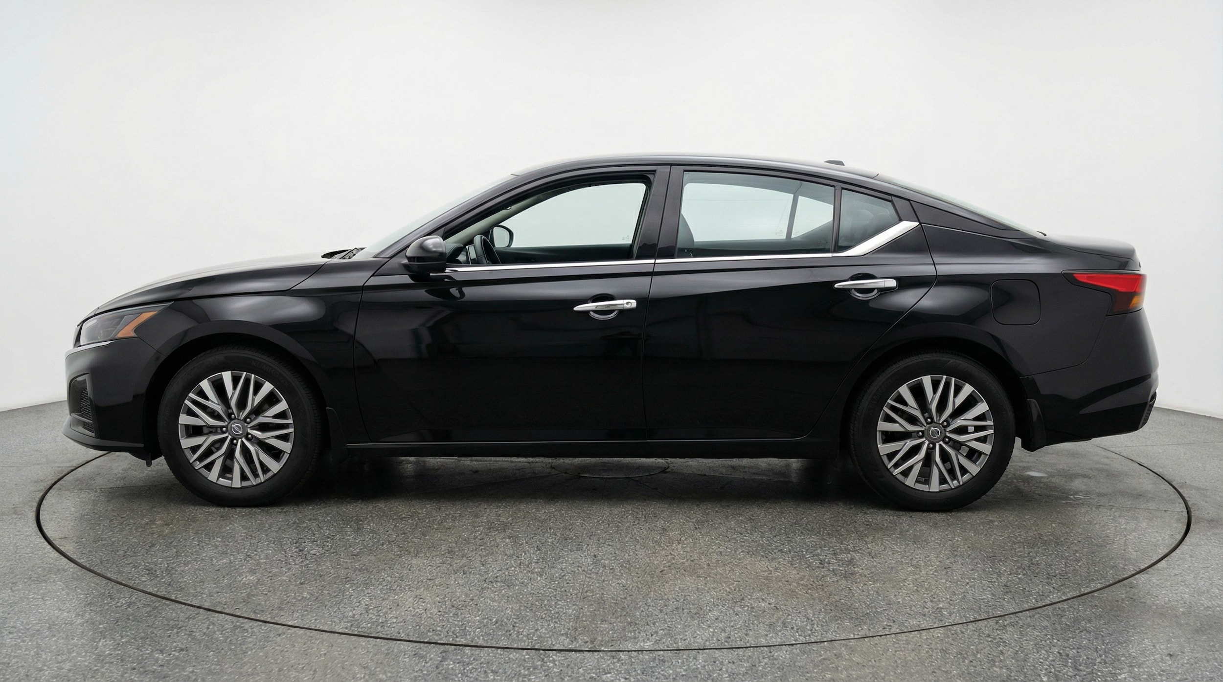 Thumbnail: 2025 Nissan Altima - 4