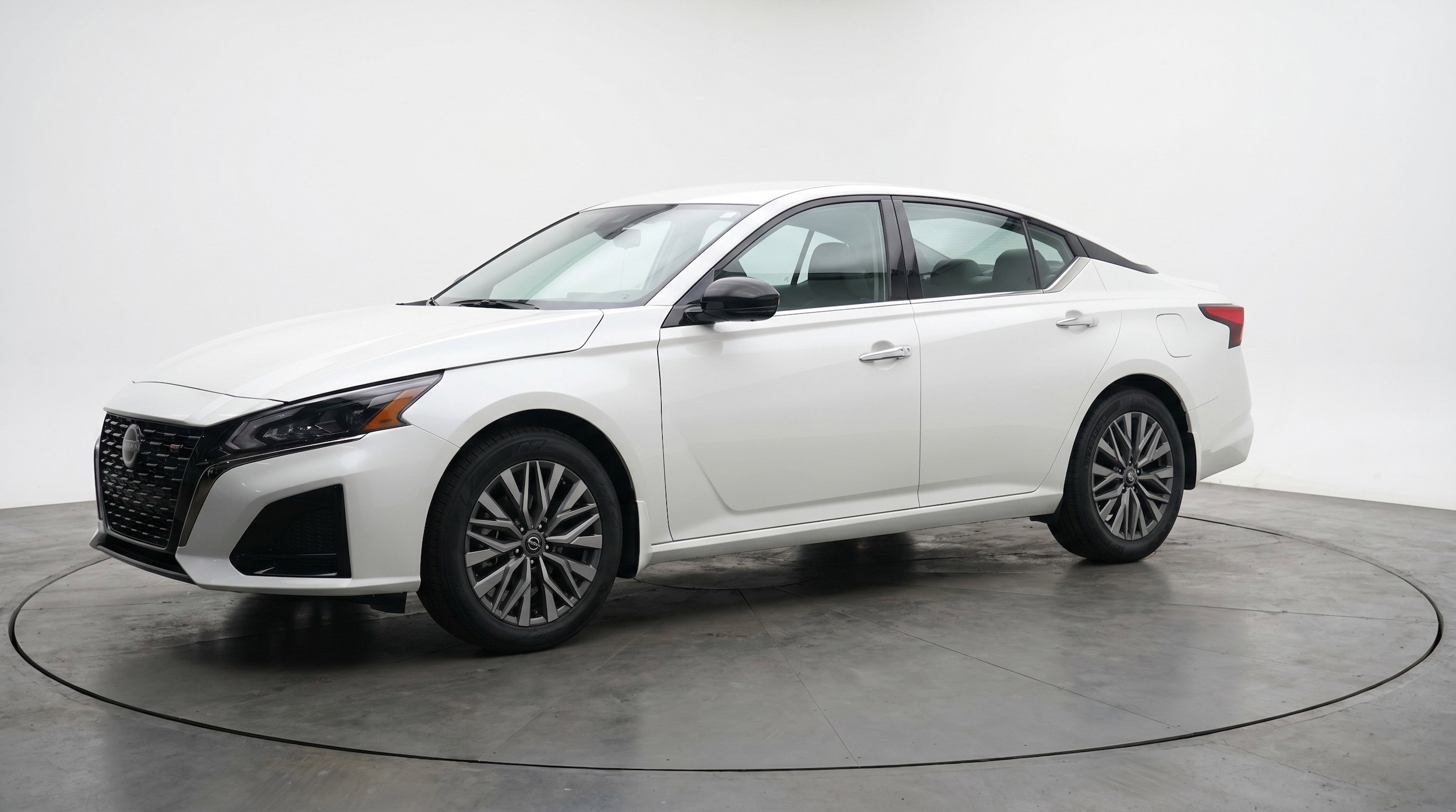 Thumbnail: 2025 Nissan Altima - 3