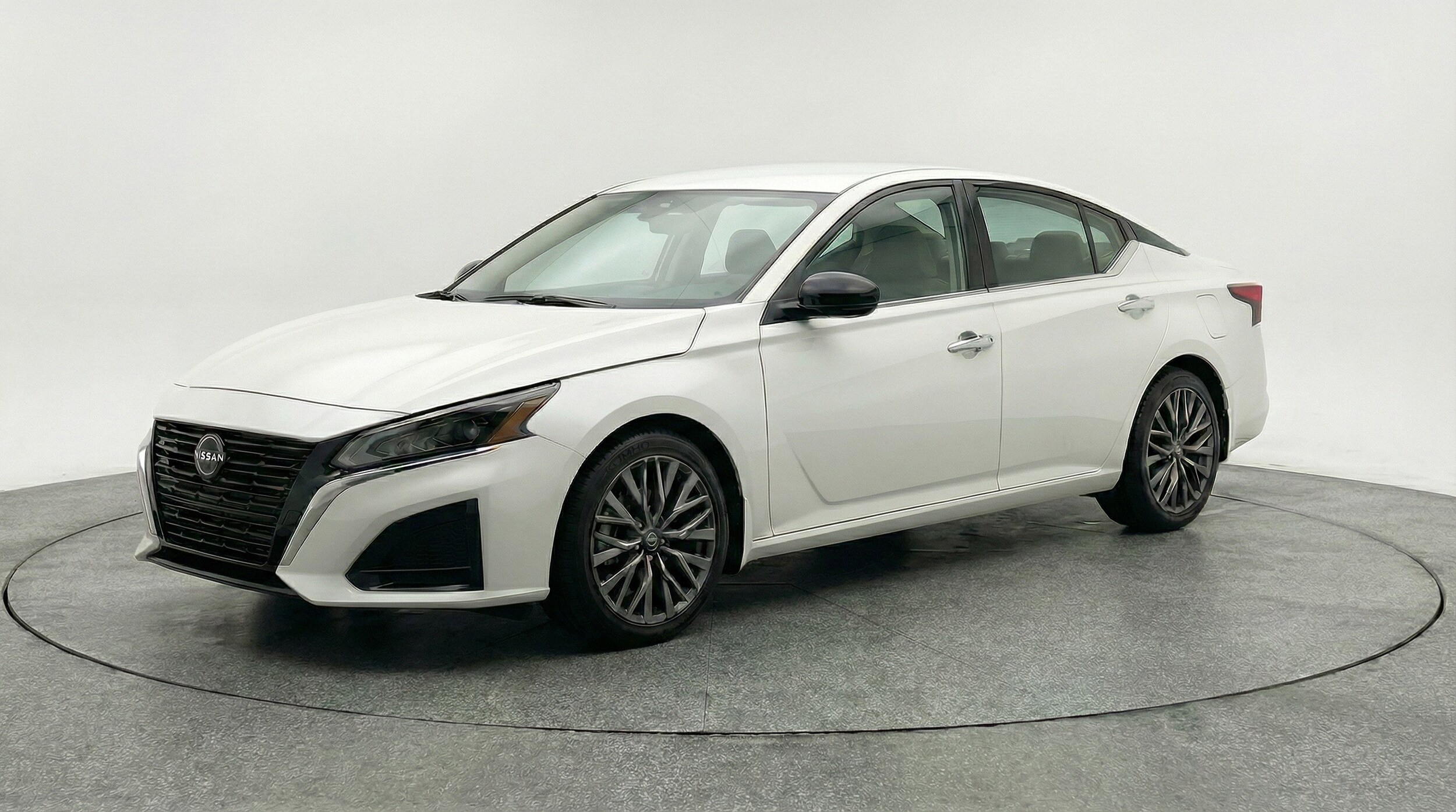 Thumbnail: 2025 Nissan Altima - 3
