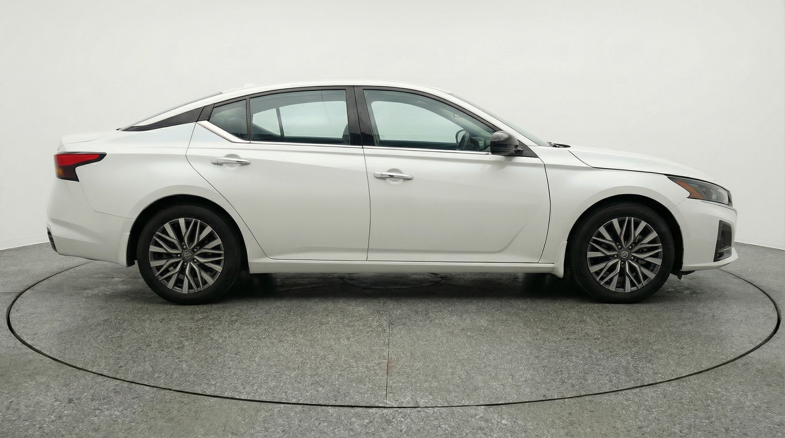 Thumbnail: 2025 Nissan Altima - 8