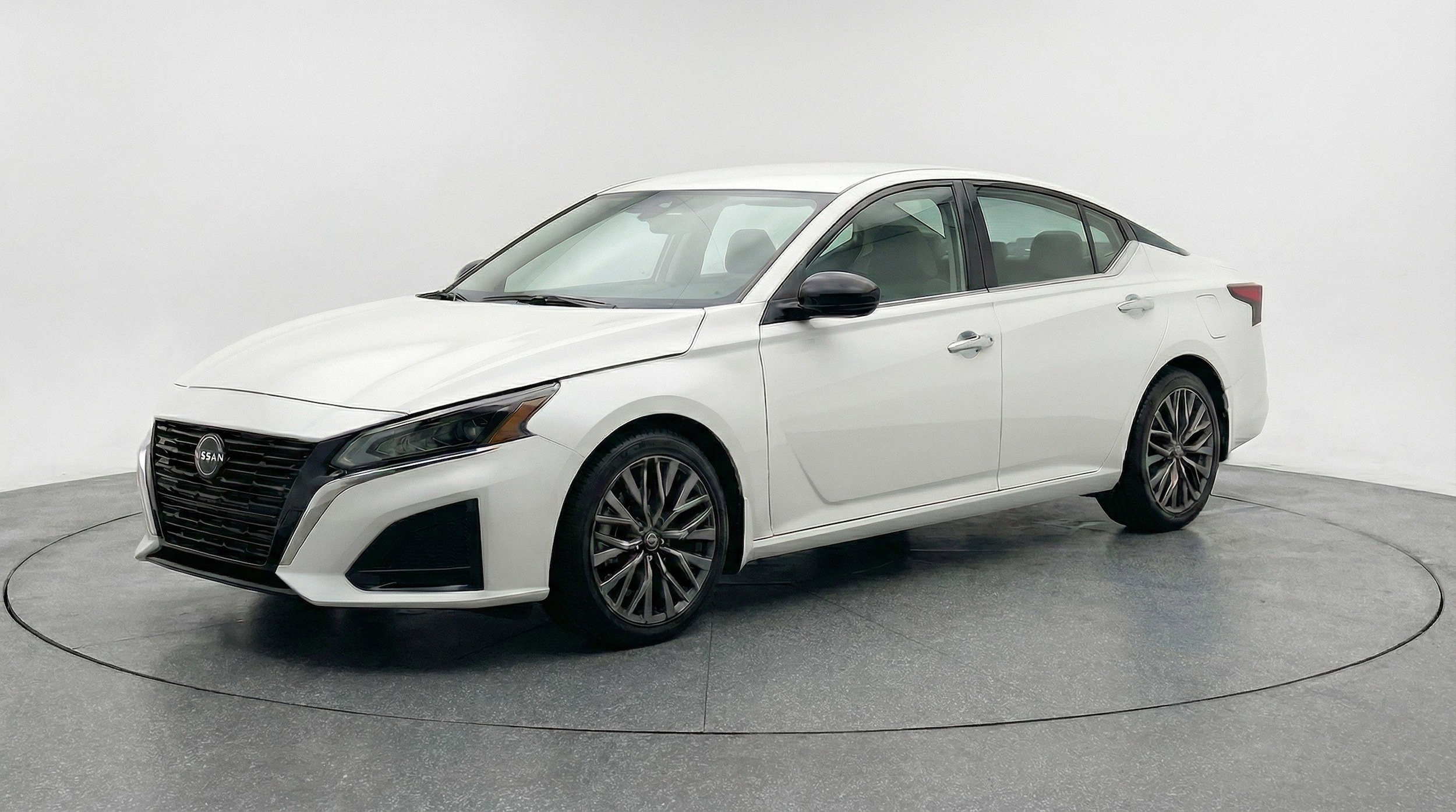 Thumbnail: 2025 Nissan Altima - 3