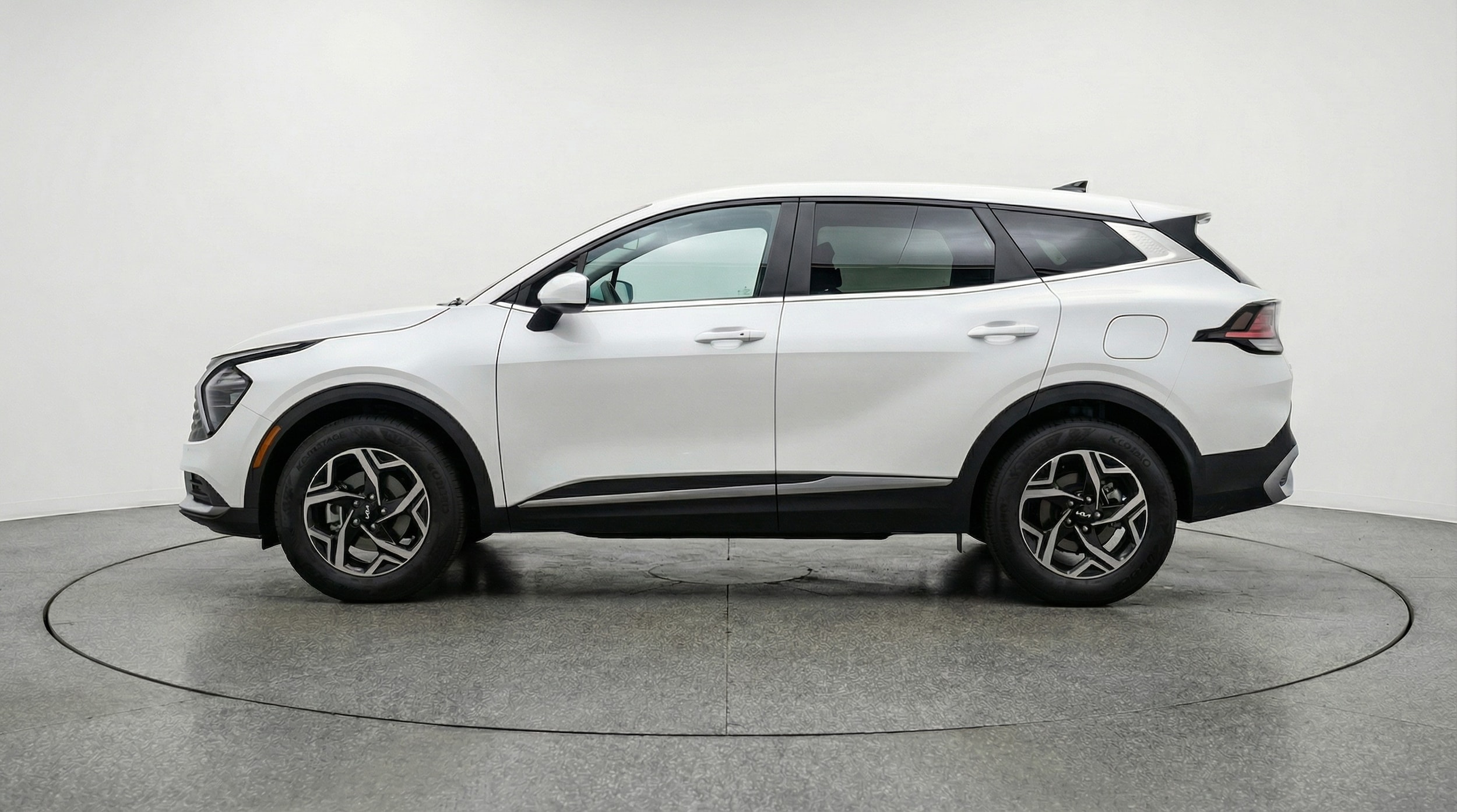 Thumbnail: 2025 Kia Sportage - 4