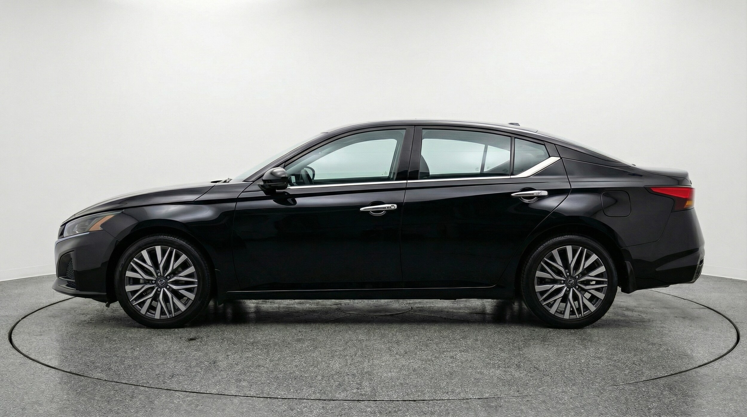 Thumbnail: 2025 Nissan Altima - 4