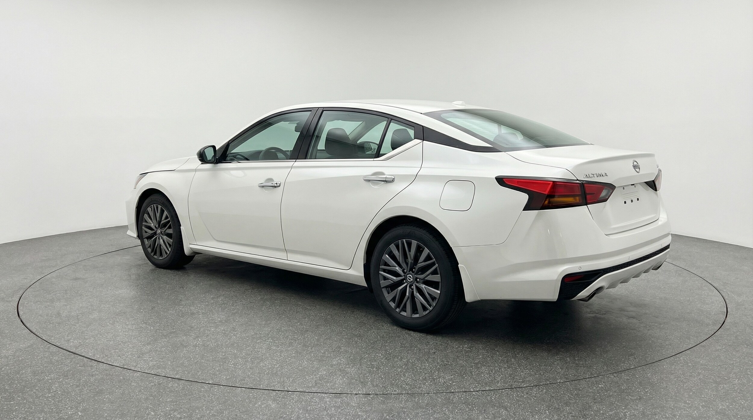 Thumbnail: 2025 Nissan Altima - 5