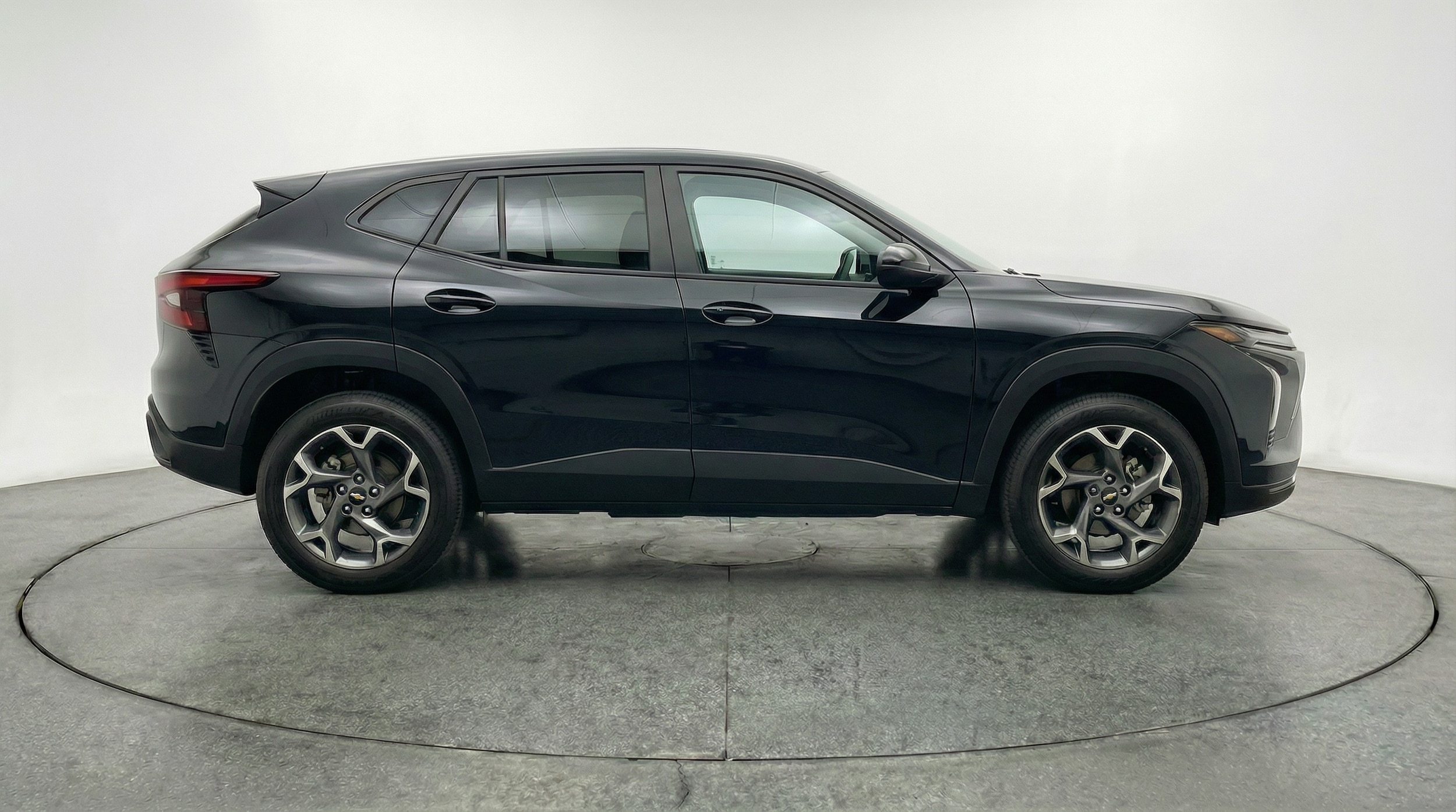 Thumbnail: 2025 Chevrolet Trax - 8