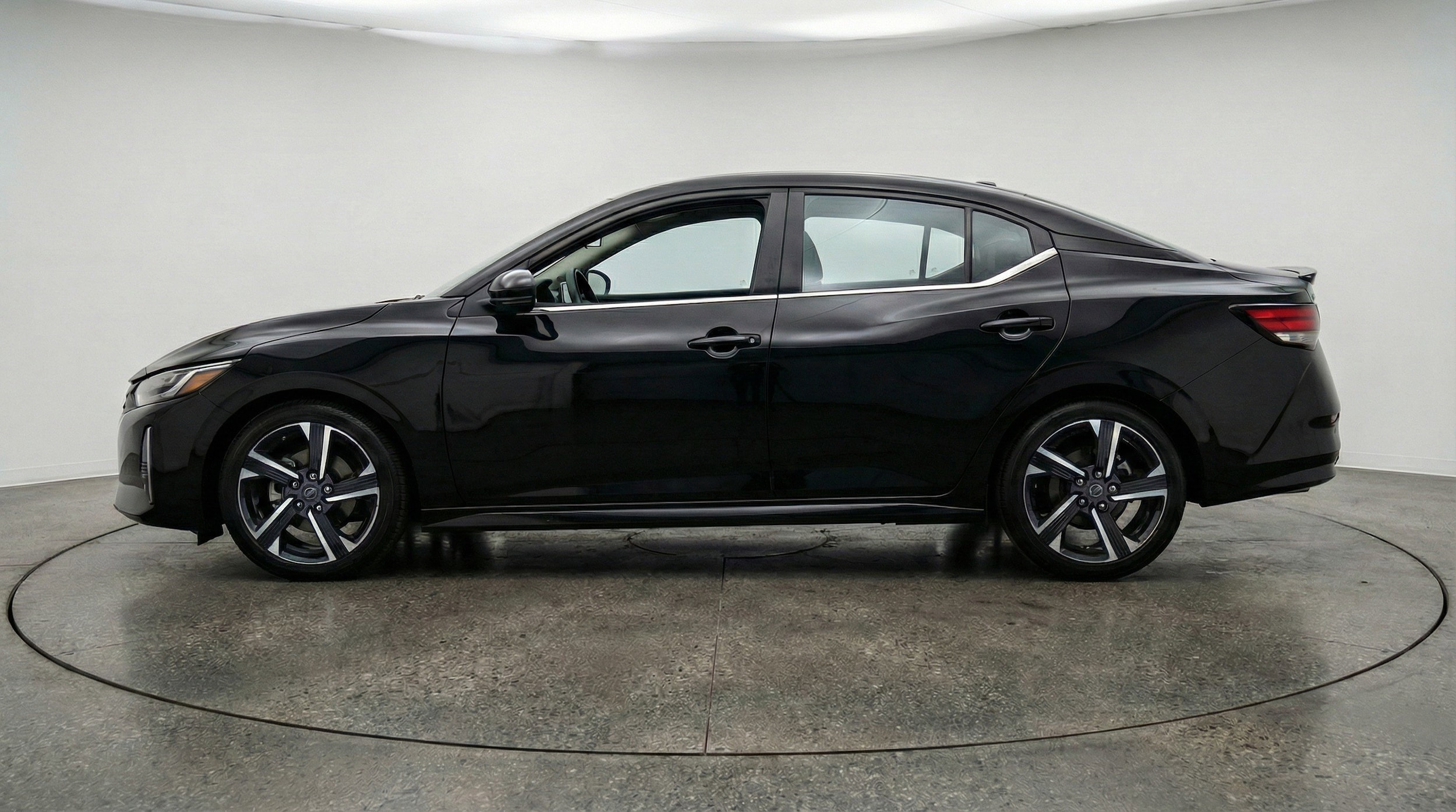 Thumbnail: 2025 Nissan Sentra - 5