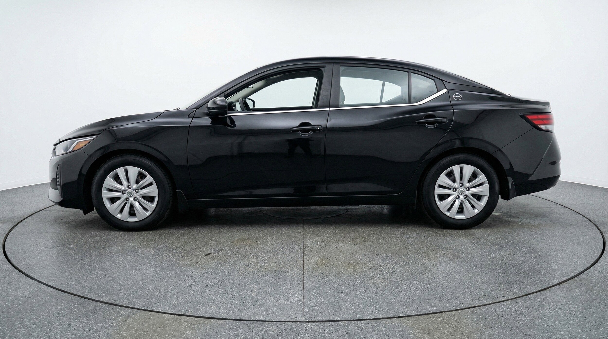 Thumbnail: 2025 Nissan Sentra - 5