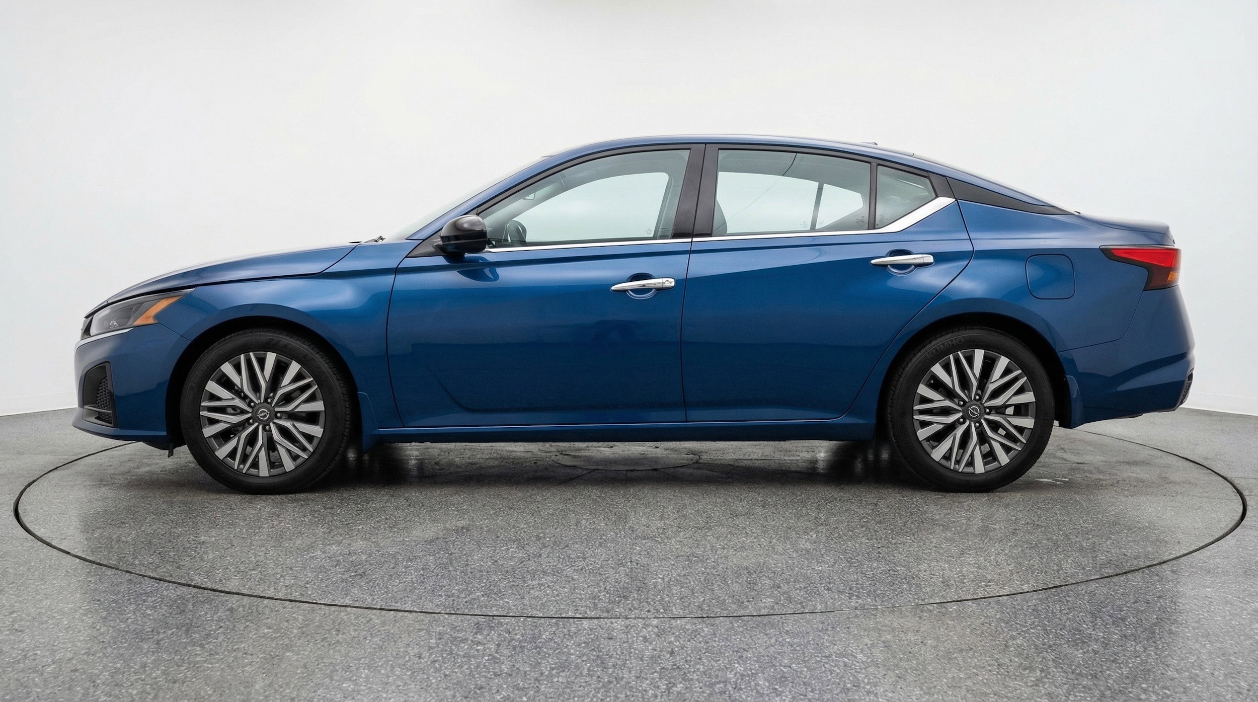 Thumbnail: 2025 Nissan Altima - 5