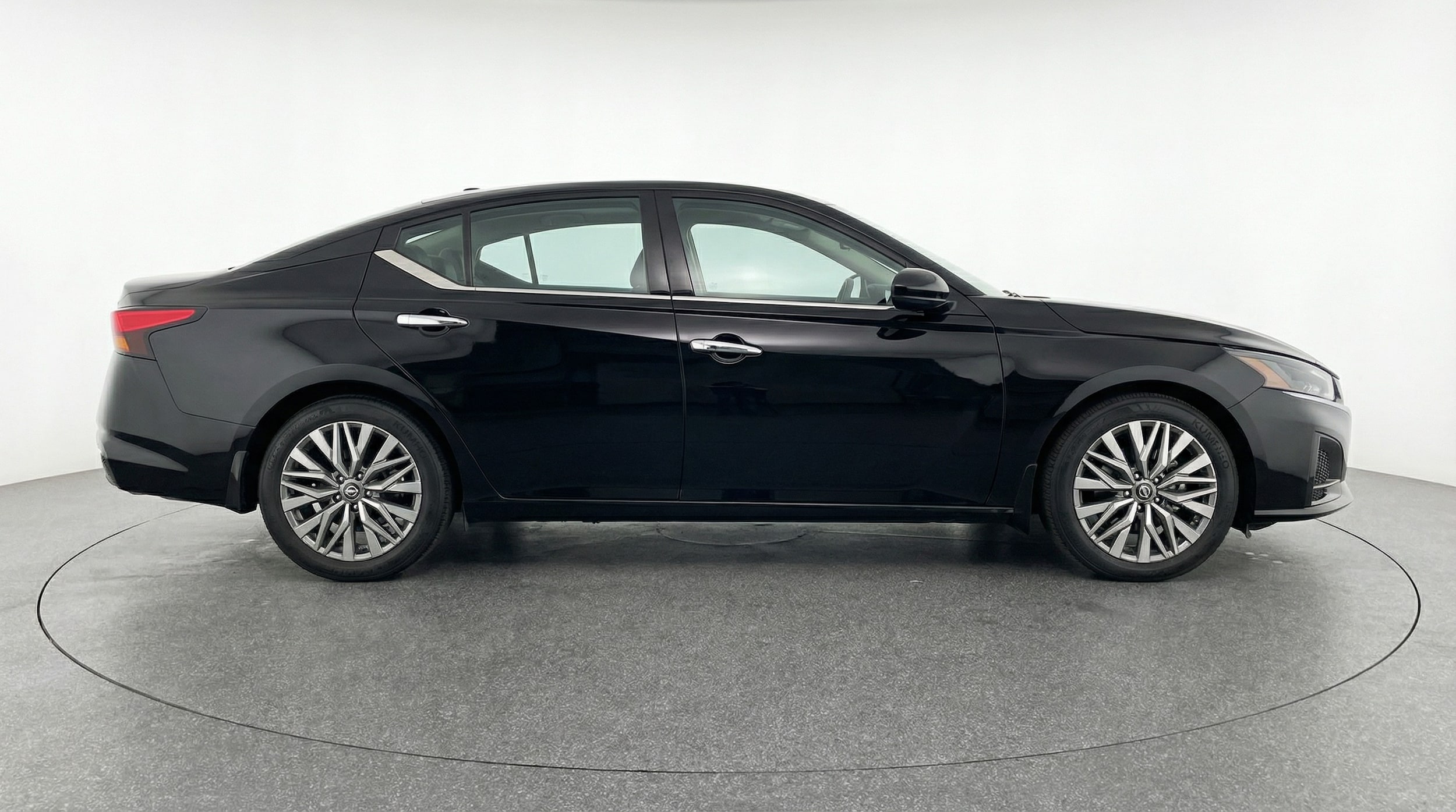 Thumbnail: 2025 Nissan Altima - 8