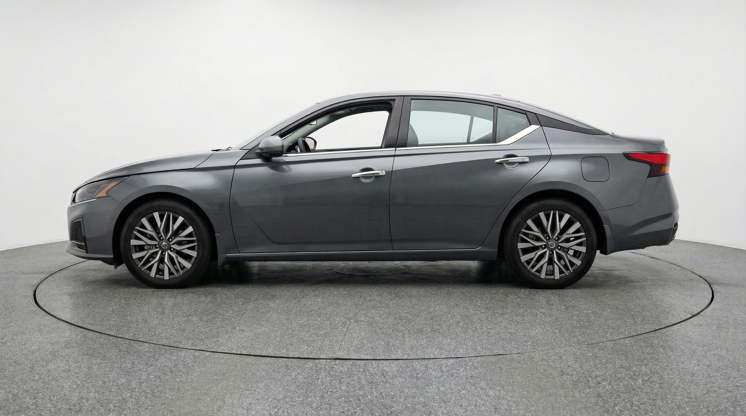 Thumbnail: 2025 Nissan Altima - 4