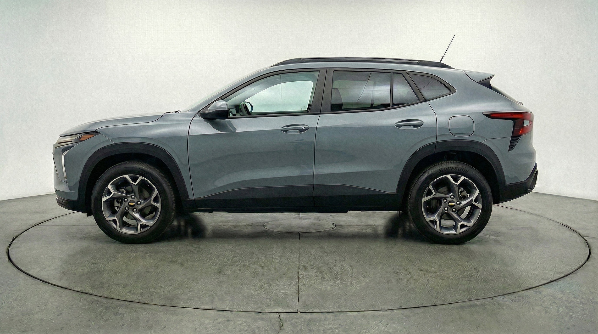 Thumbnail: 2025 Chevrolet Trax - 5