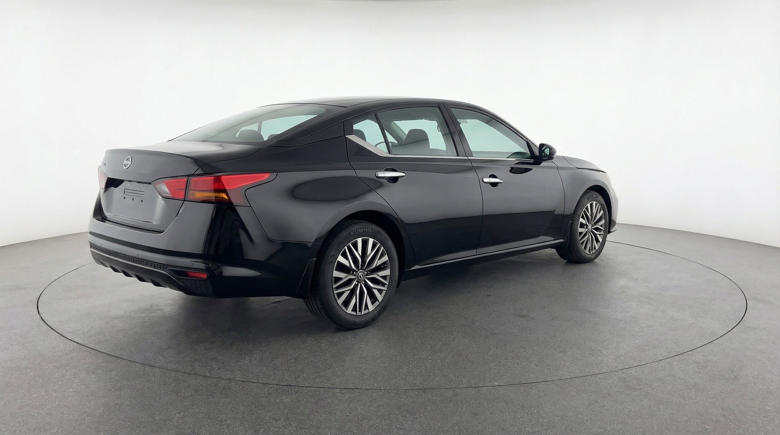 Thumbnail: 2025 Nissan Altima - 9