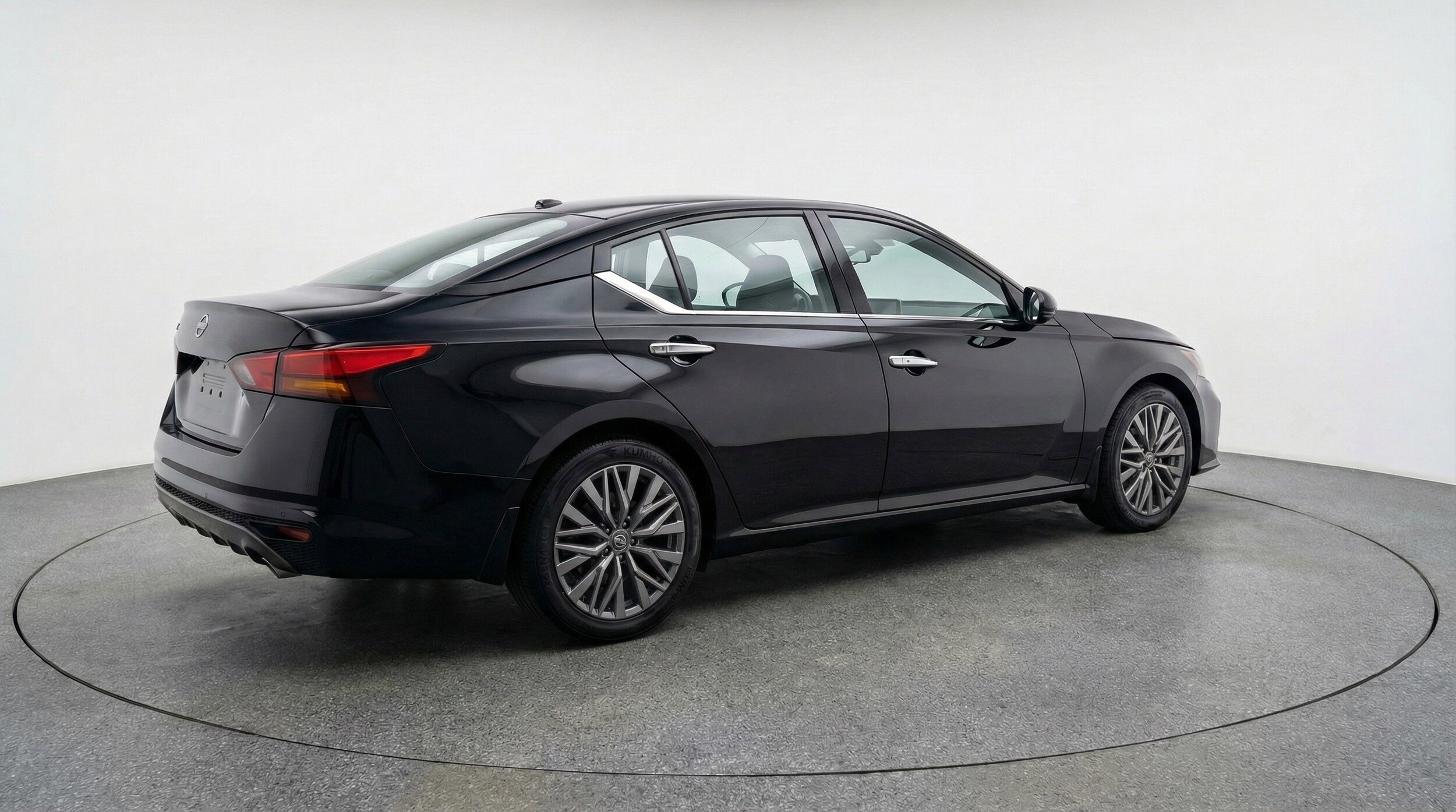 Thumbnail: 2025 Nissan Altima - 9