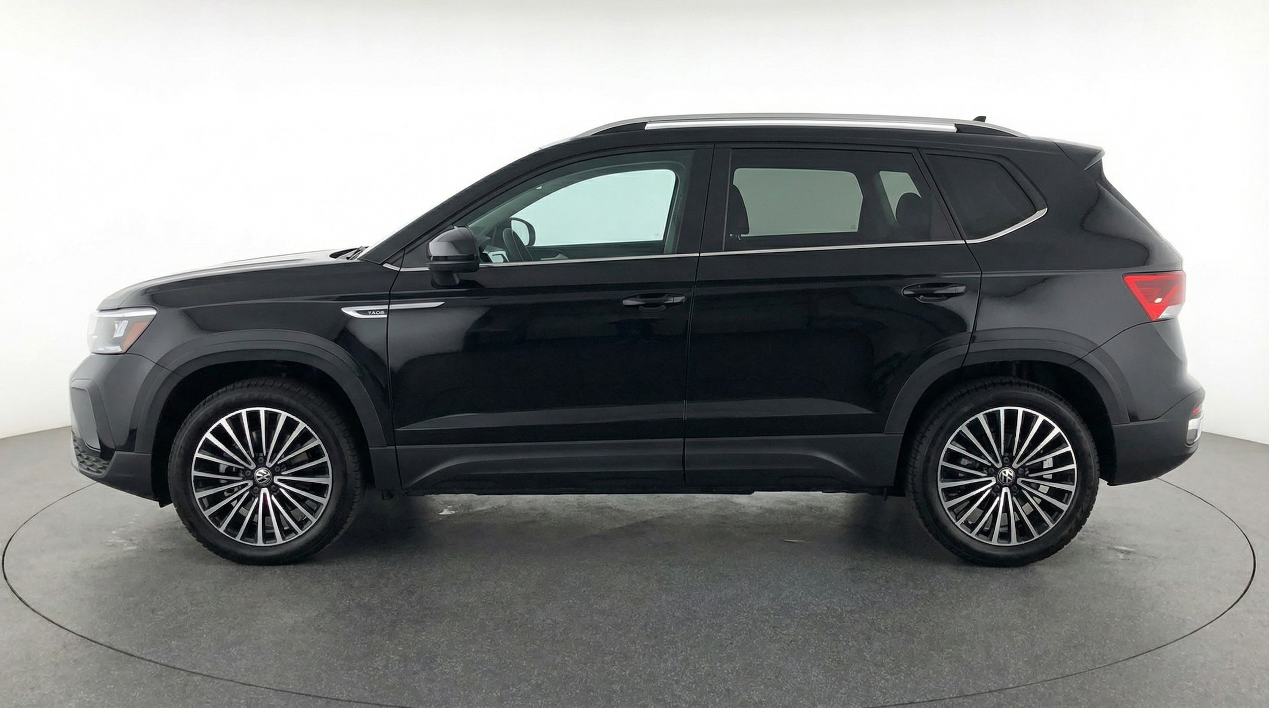 Thumbnail: 2025 Volkswagen Taos - 4