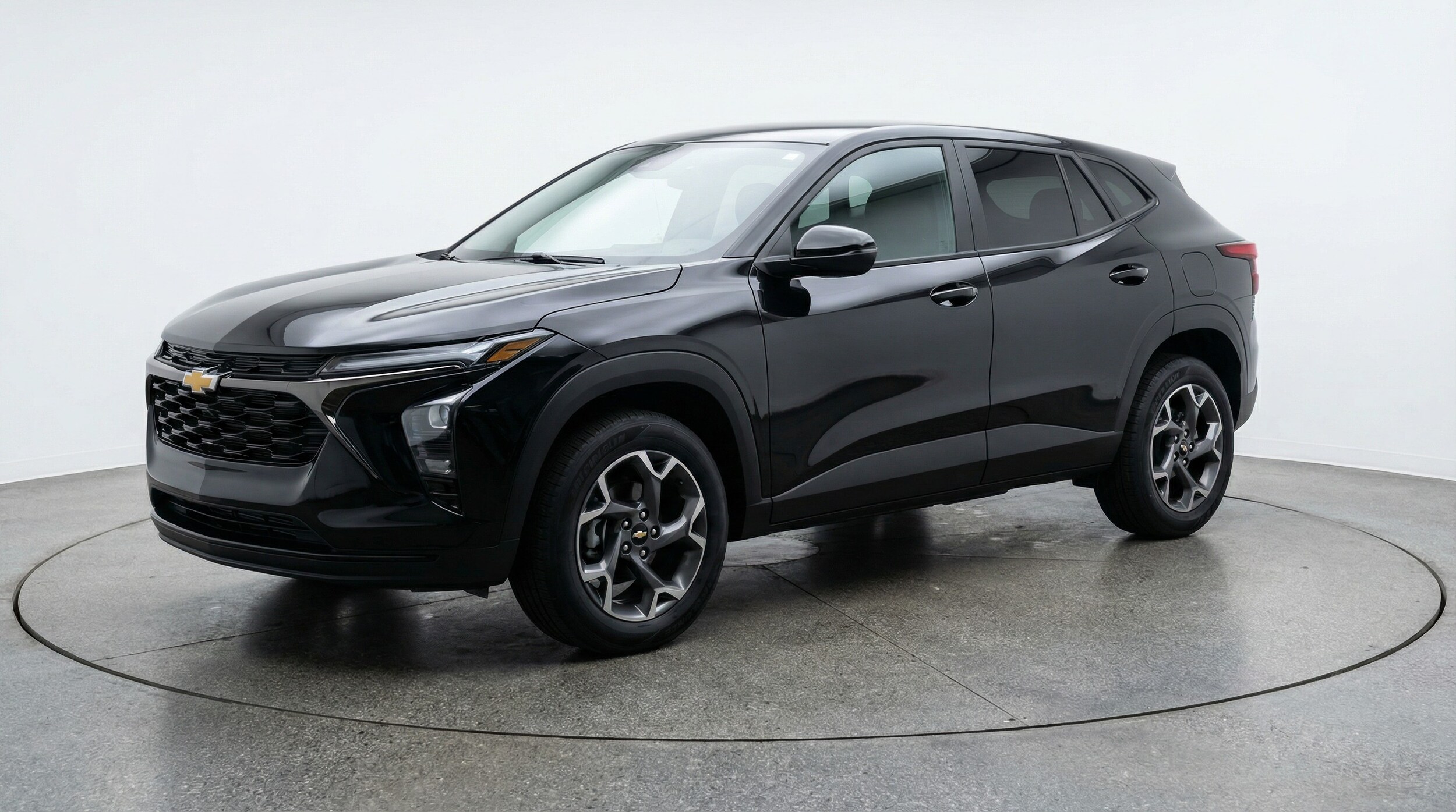 Thumbnail: 2025 Chevrolet Trax - 3