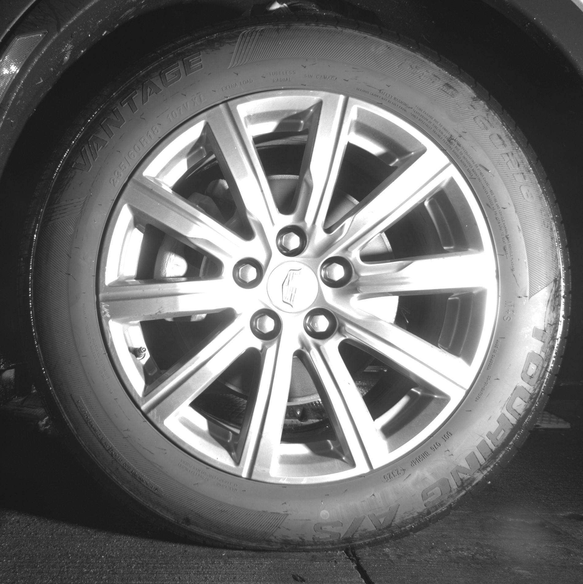 Thumbnail: 2023 Cadillac XT4 - 9