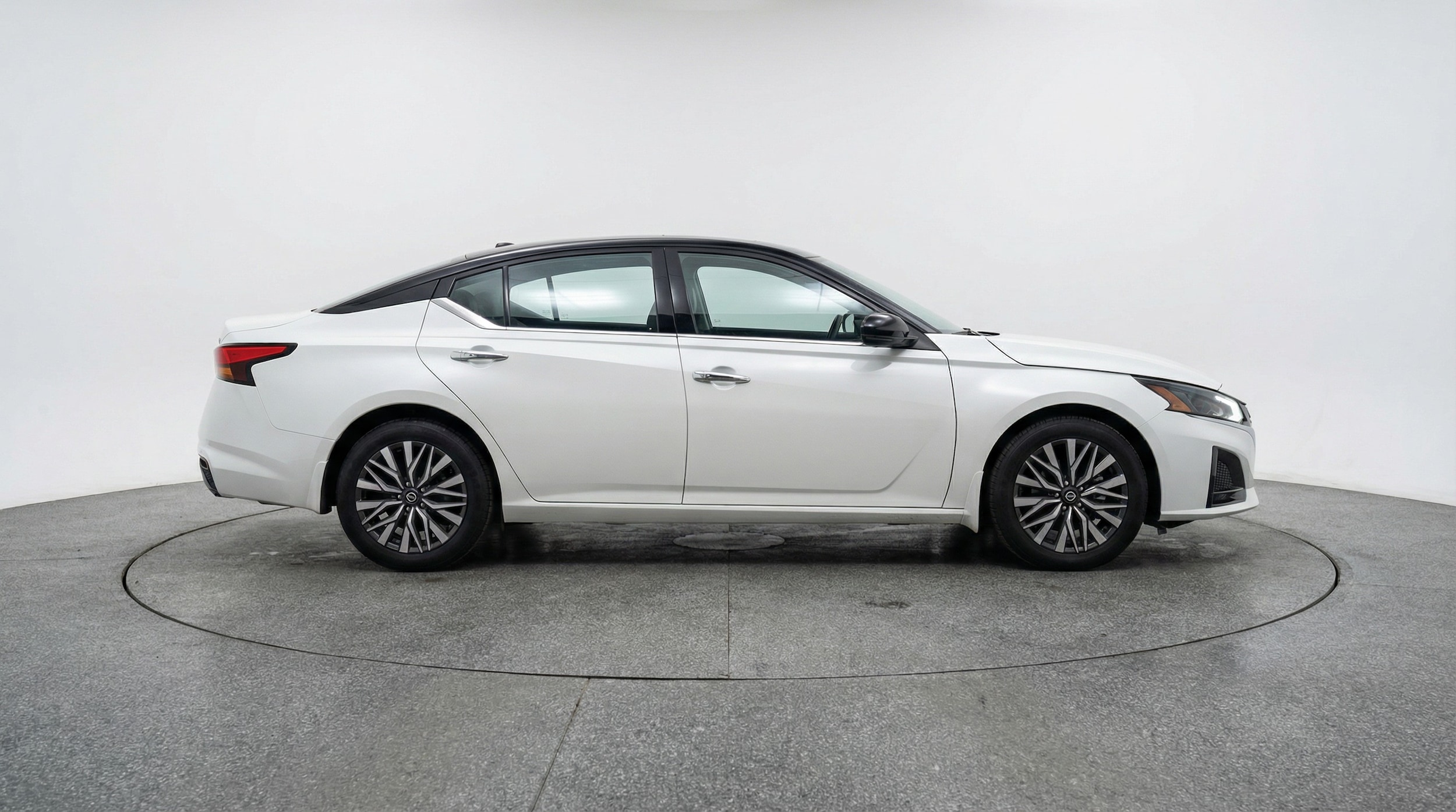 Thumbnail: 2025 Nissan Altima - 8