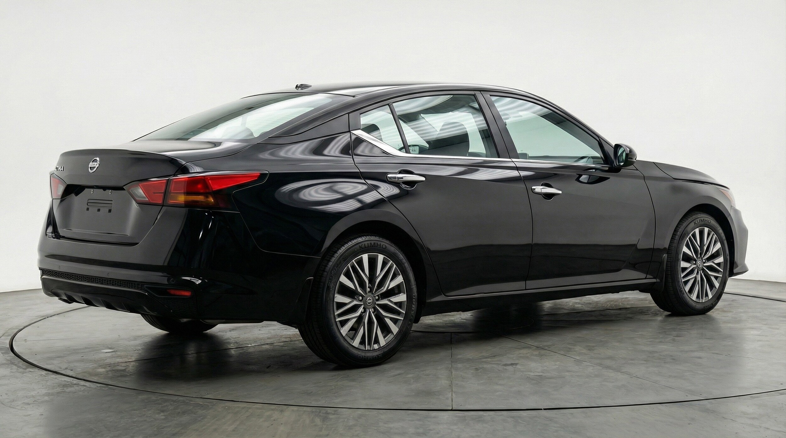 Thumbnail: 2025 Nissan Altima - 9