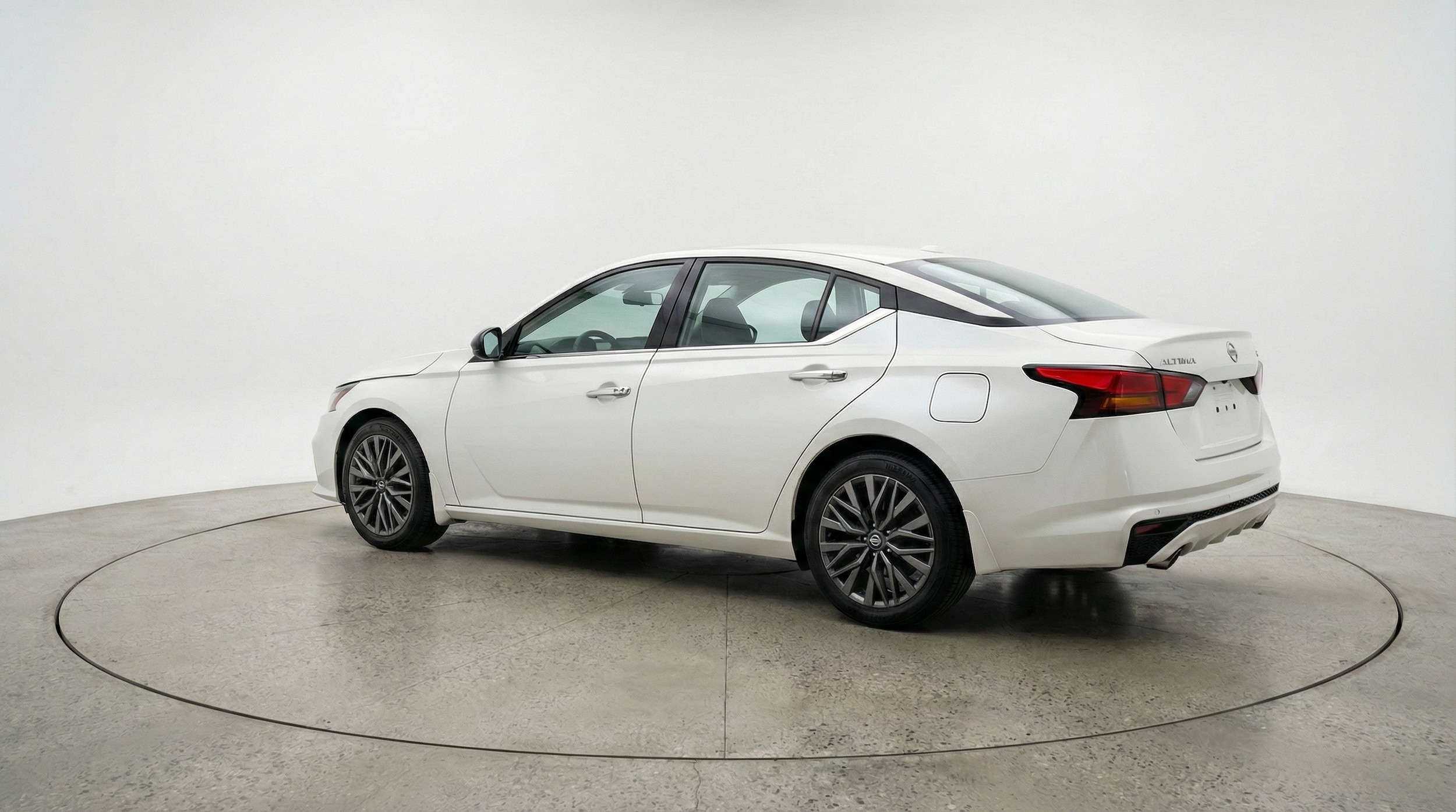 Thumbnail: 2025 Nissan Altima - 5