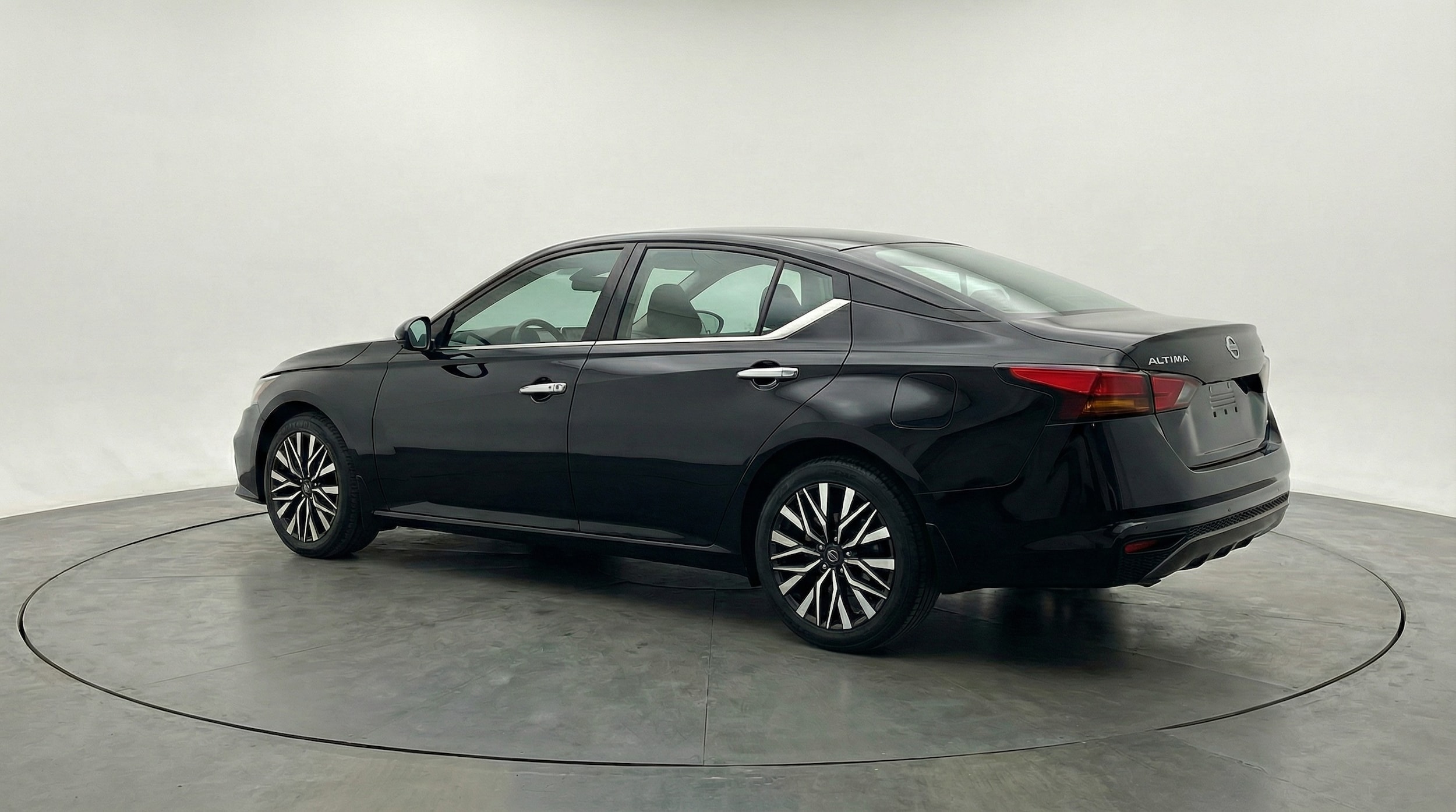 Thumbnail: 2025 Nissan Altima - 5