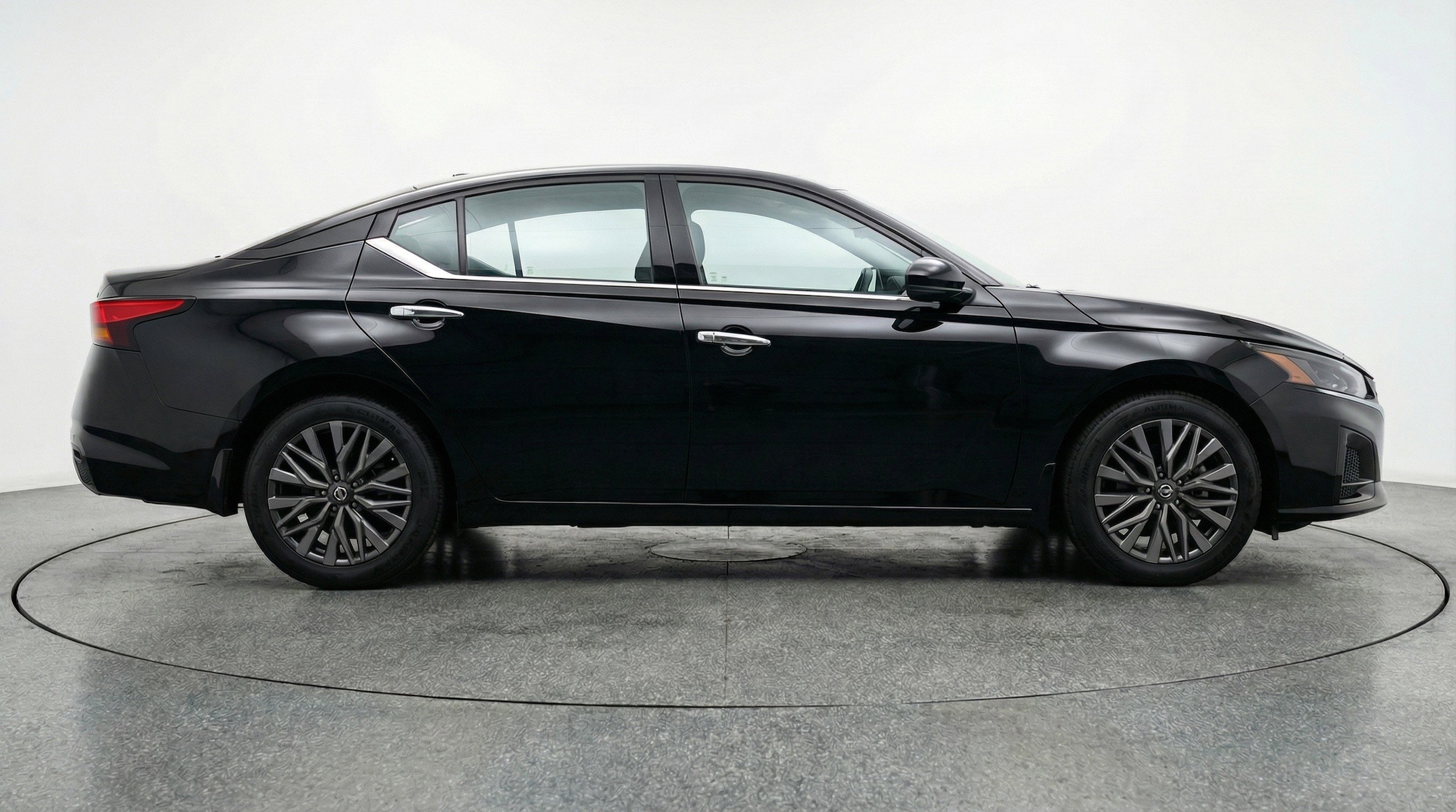 Thumbnail: 2025 Nissan Altima - 11