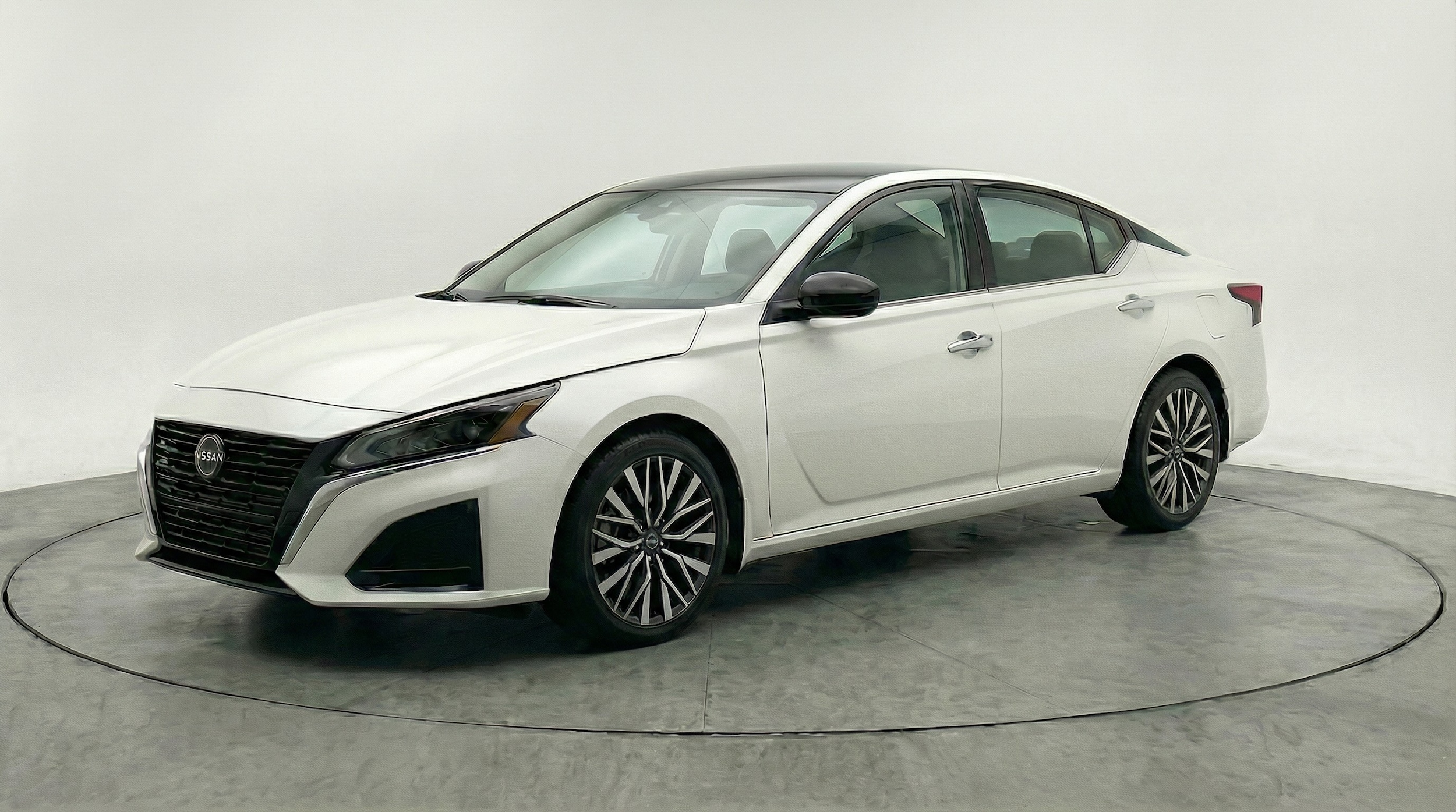 Thumbnail: 2025 Nissan Altima - 3