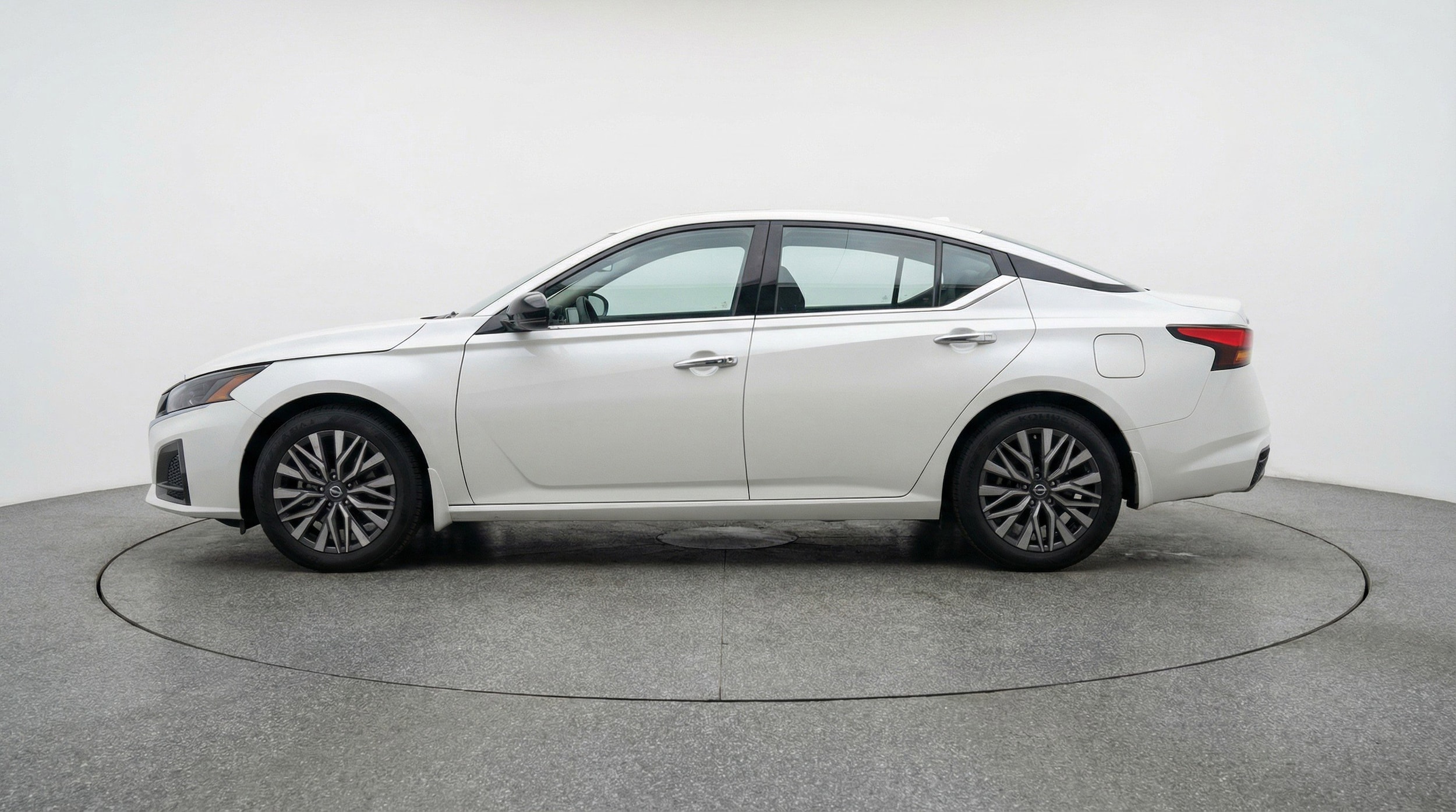 Thumbnail: 2025 Nissan Altima - 5