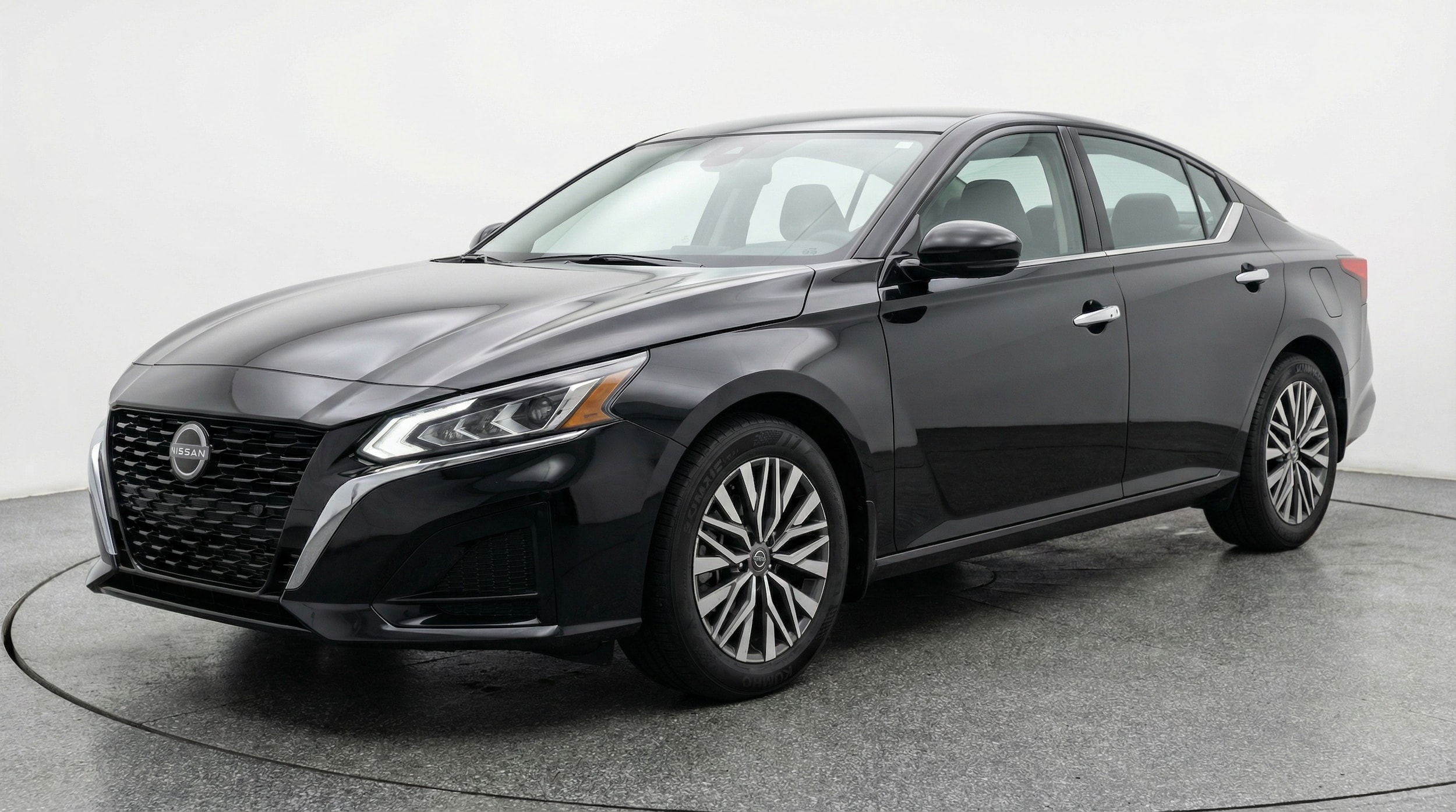 Thumbnail: 2025 Nissan Altima - 3