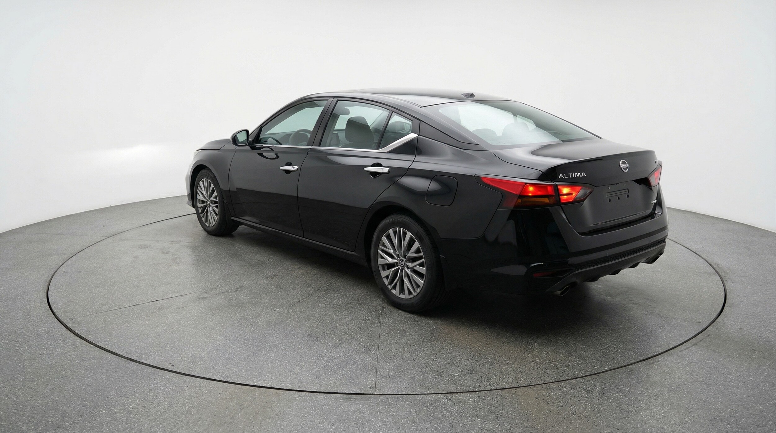 Thumbnail: 2025 Nissan Altima - 5