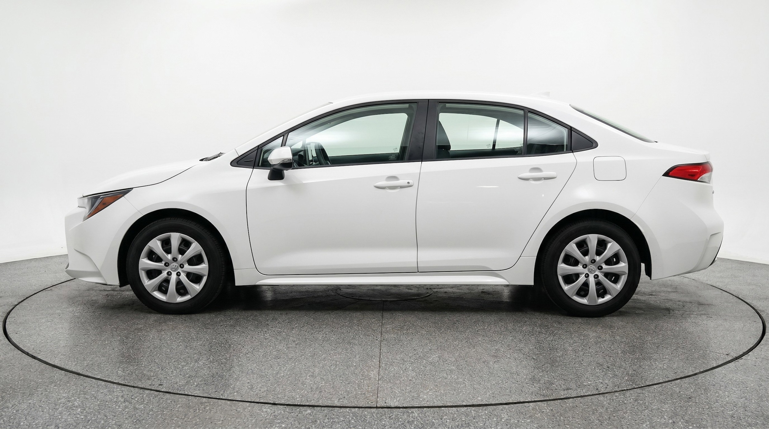 Thumbnail: 2025 Toyota Corolla - 5