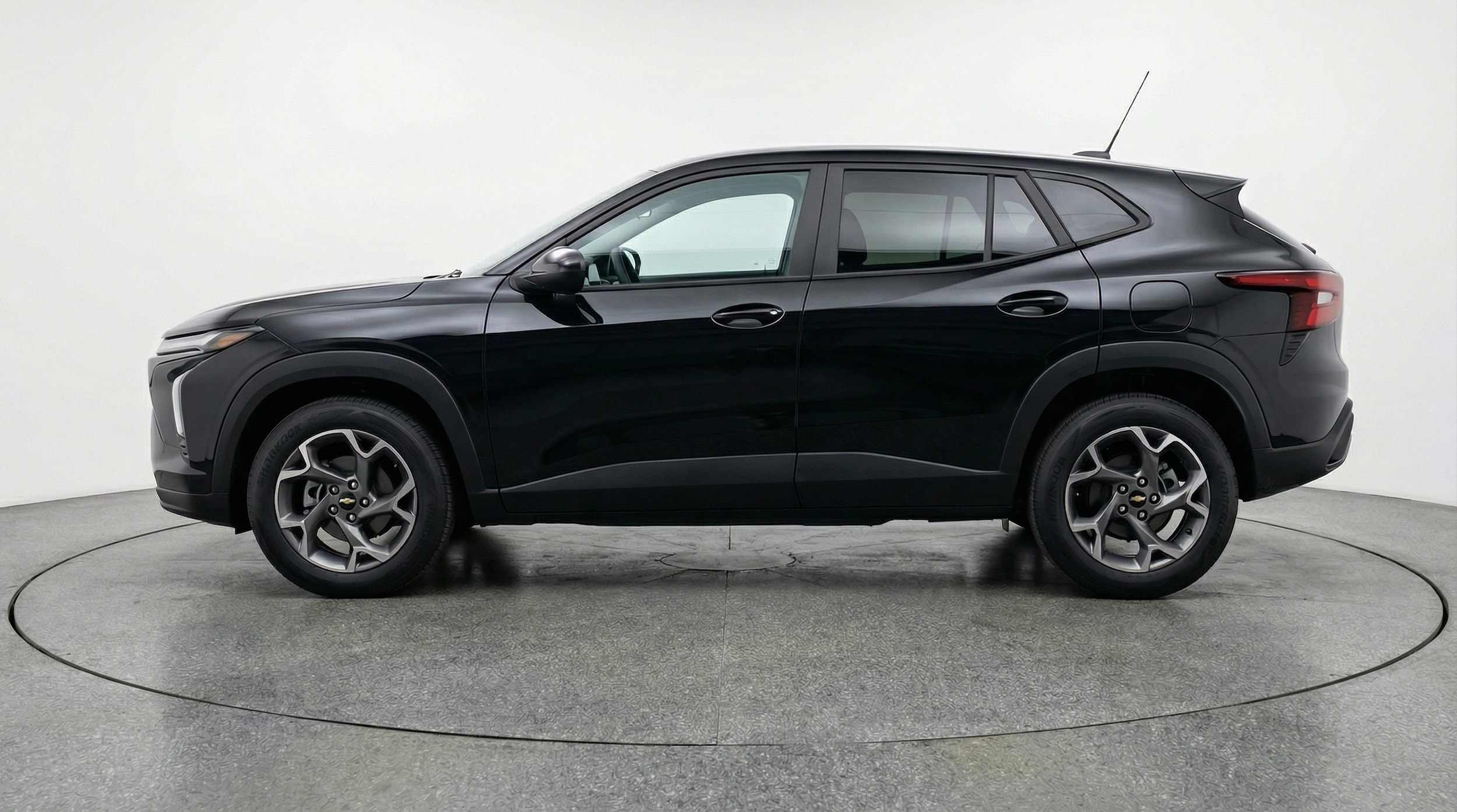 Thumbnail: 2025 Chevrolet Trax - 4