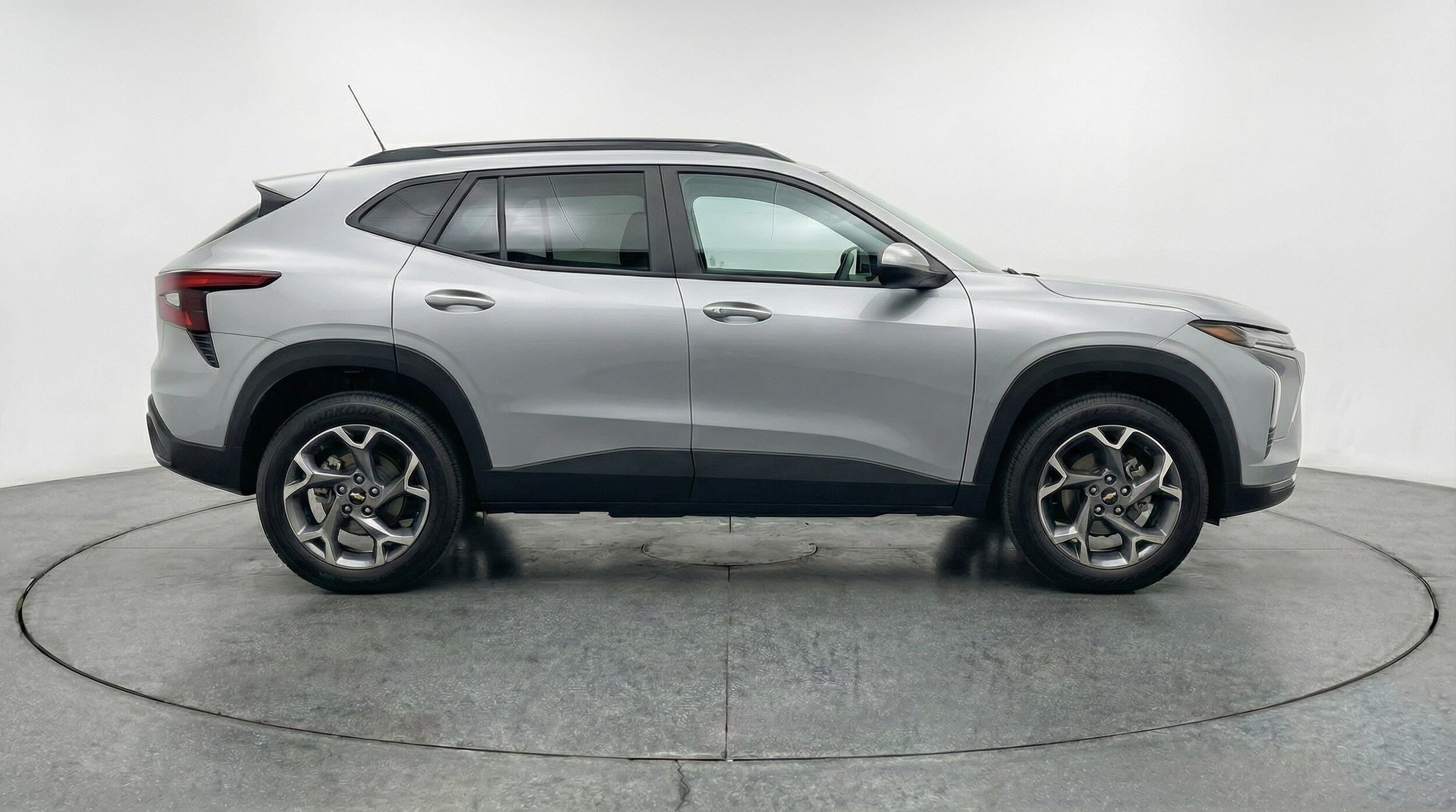 Thumbnail: 2025 Chevrolet Trax - 8