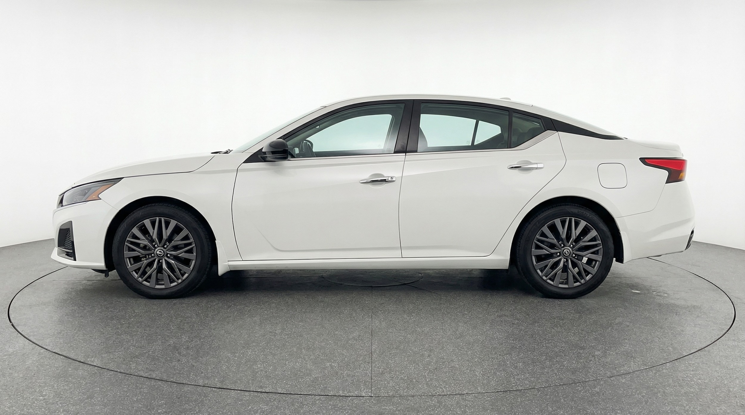 Thumbnail: 2025 Nissan Altima - 4