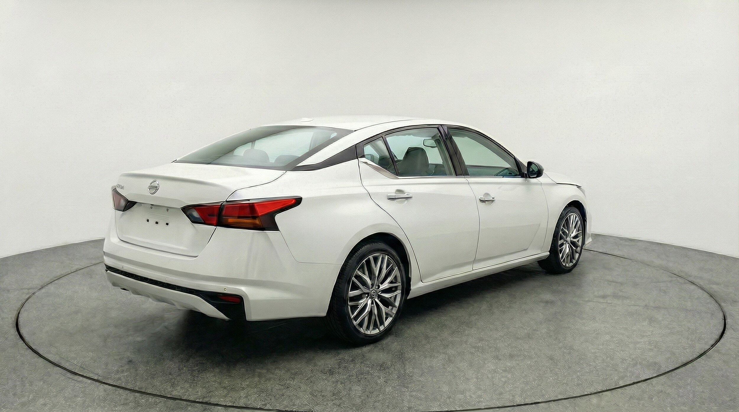 Thumbnail: 2025 Nissan Altima - 9